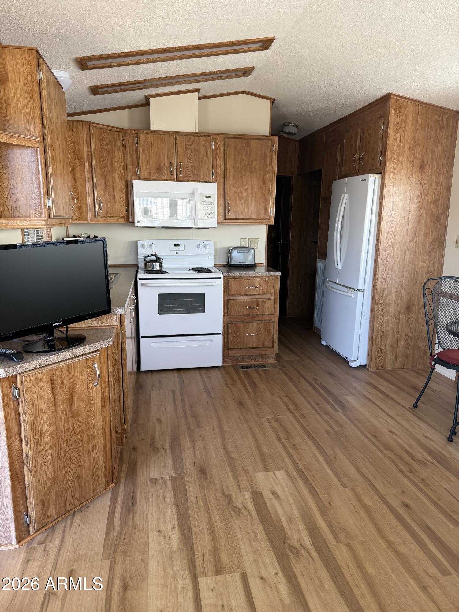 17200 W BELL Road 652