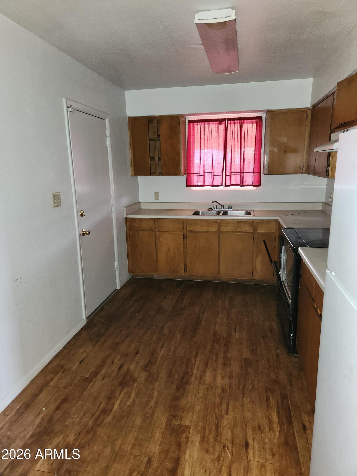 2317 W WELDON Avenue