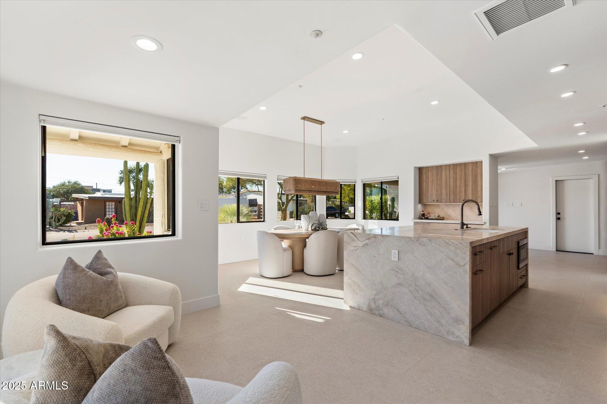 7042 E ORANGE BLOSSOM Lane