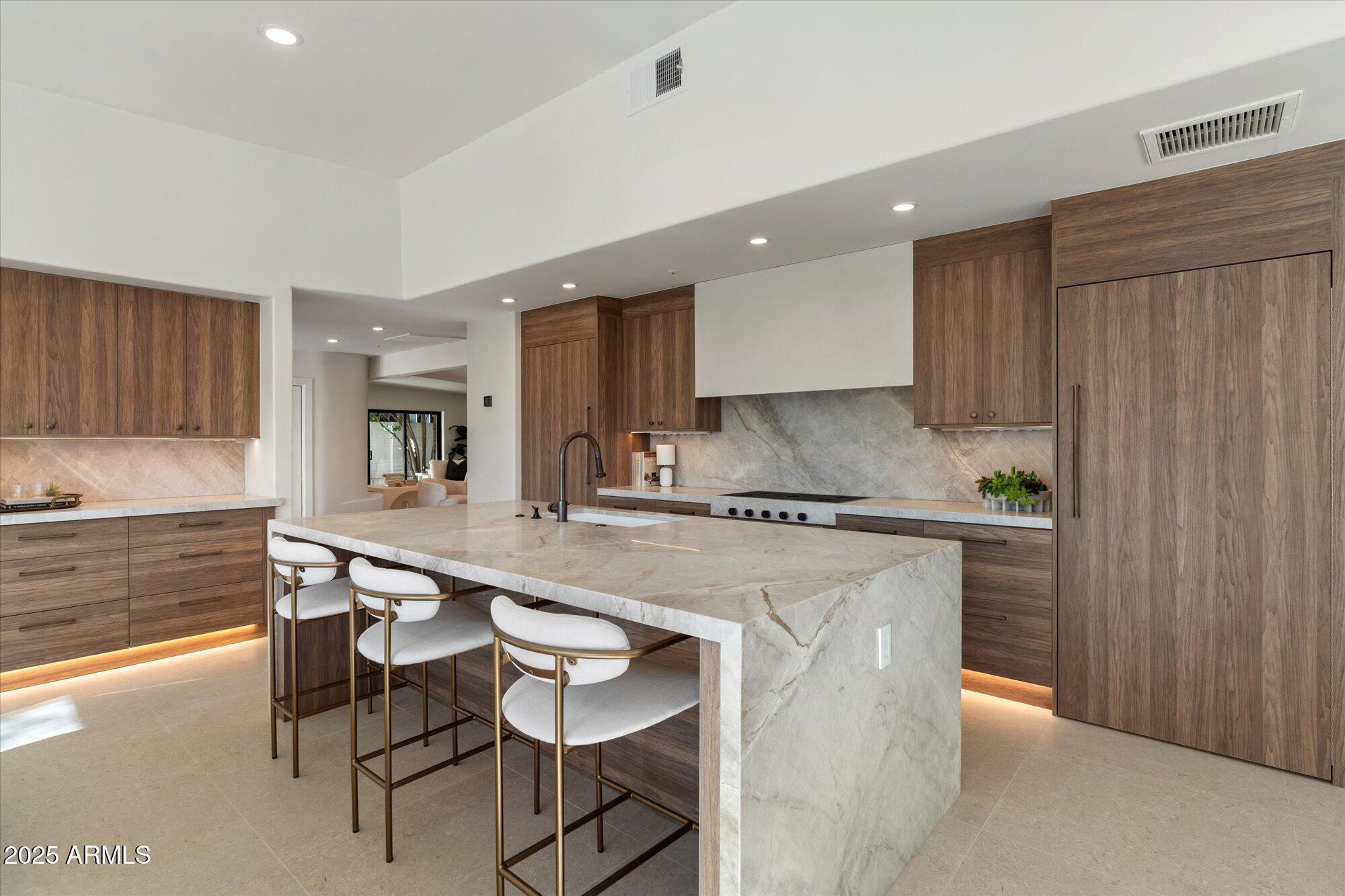 7042 E ORANGE BLOSSOM Lane