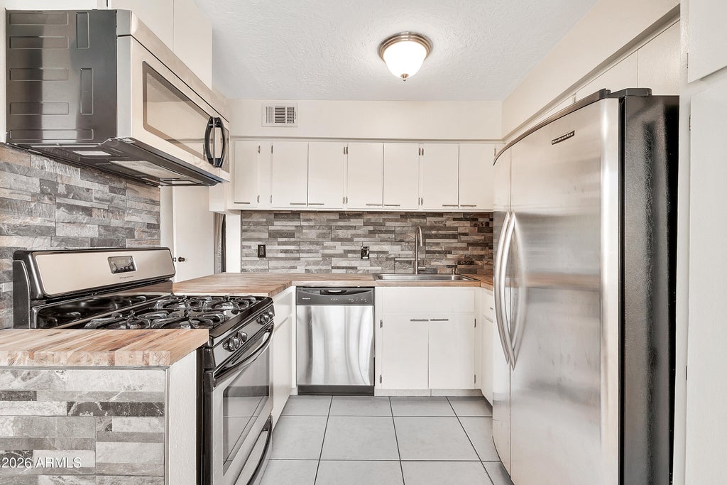 Photo of 4950 N Miller Road #240, Scottsdale, AZ 85251 (MLS # 7096082)