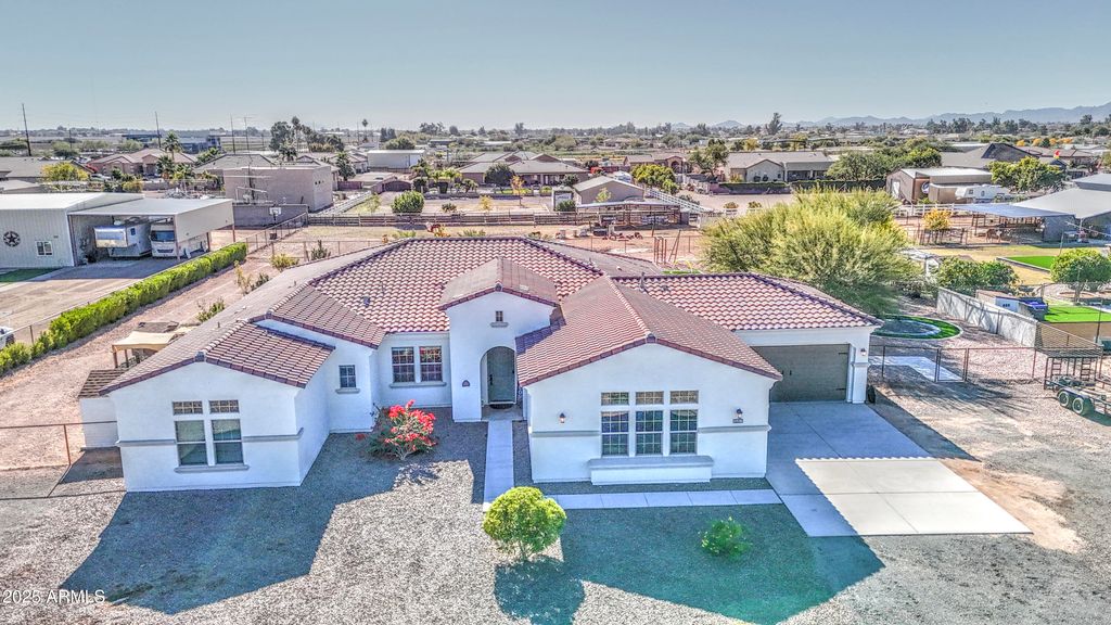 Photo of 1687 E Lobo Street, San Tan Valley, AZ 85140 (MLS # 6957397)