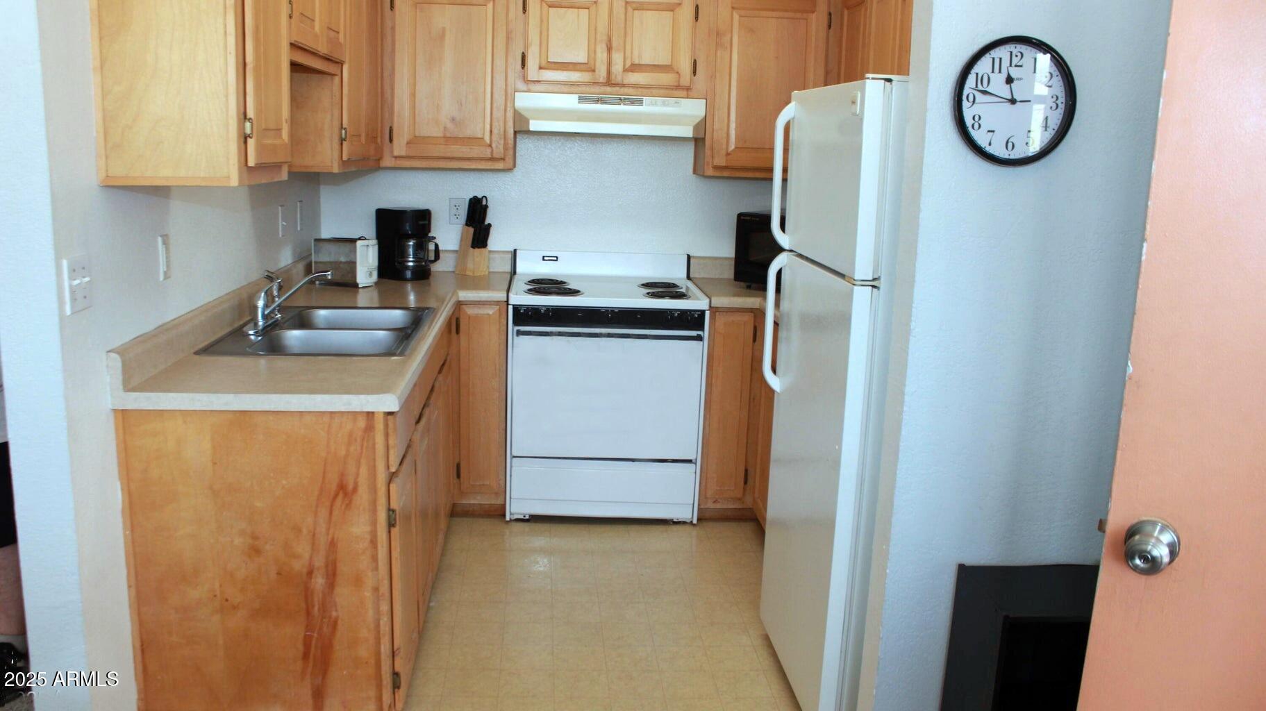 355 S SAHUARO Street