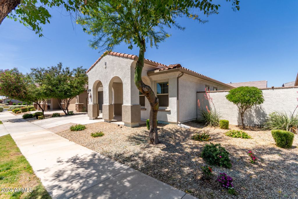 Photo of 9746 E Tumbleweed Avenue, Mesa, AZ 85212 (MLS # 7001263)