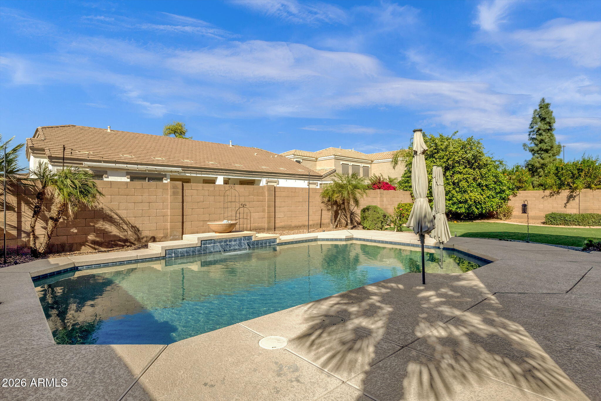 2952 E DENNISPORT Avenue