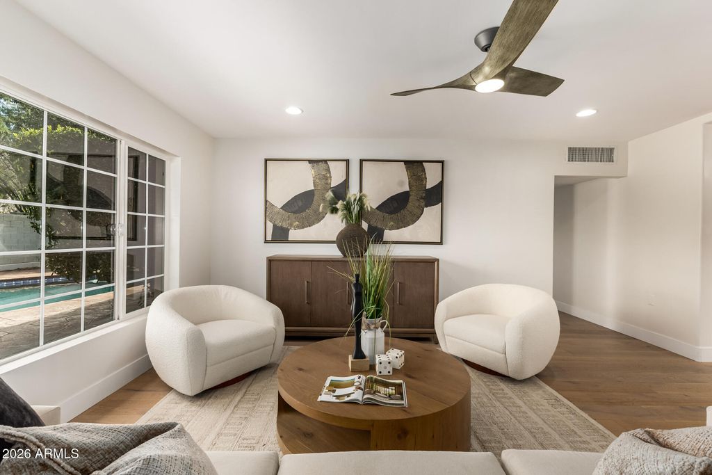 Photo of 4956 E Clarendon Avenue, Phoenix, AZ 85018 (MLS # 6998343)