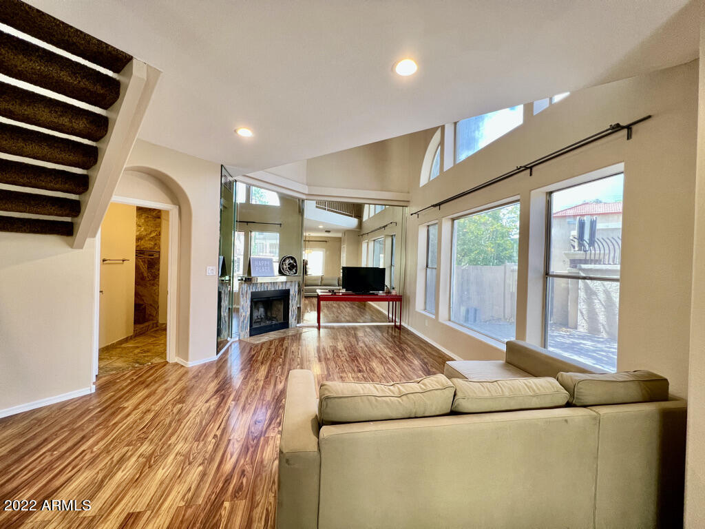 10255 N 12TH Place 3