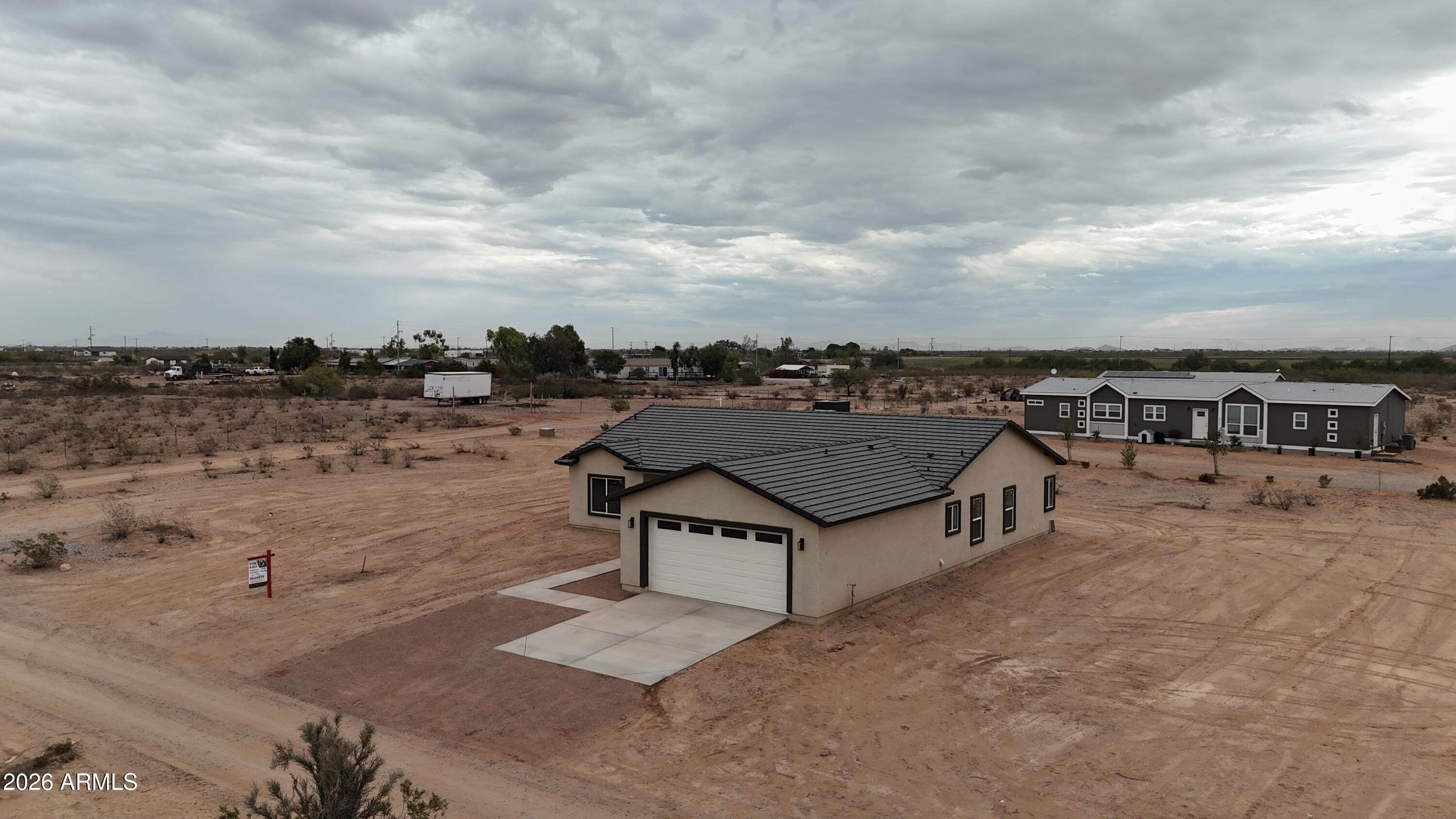 38515 W MONTEBELLO Avenue