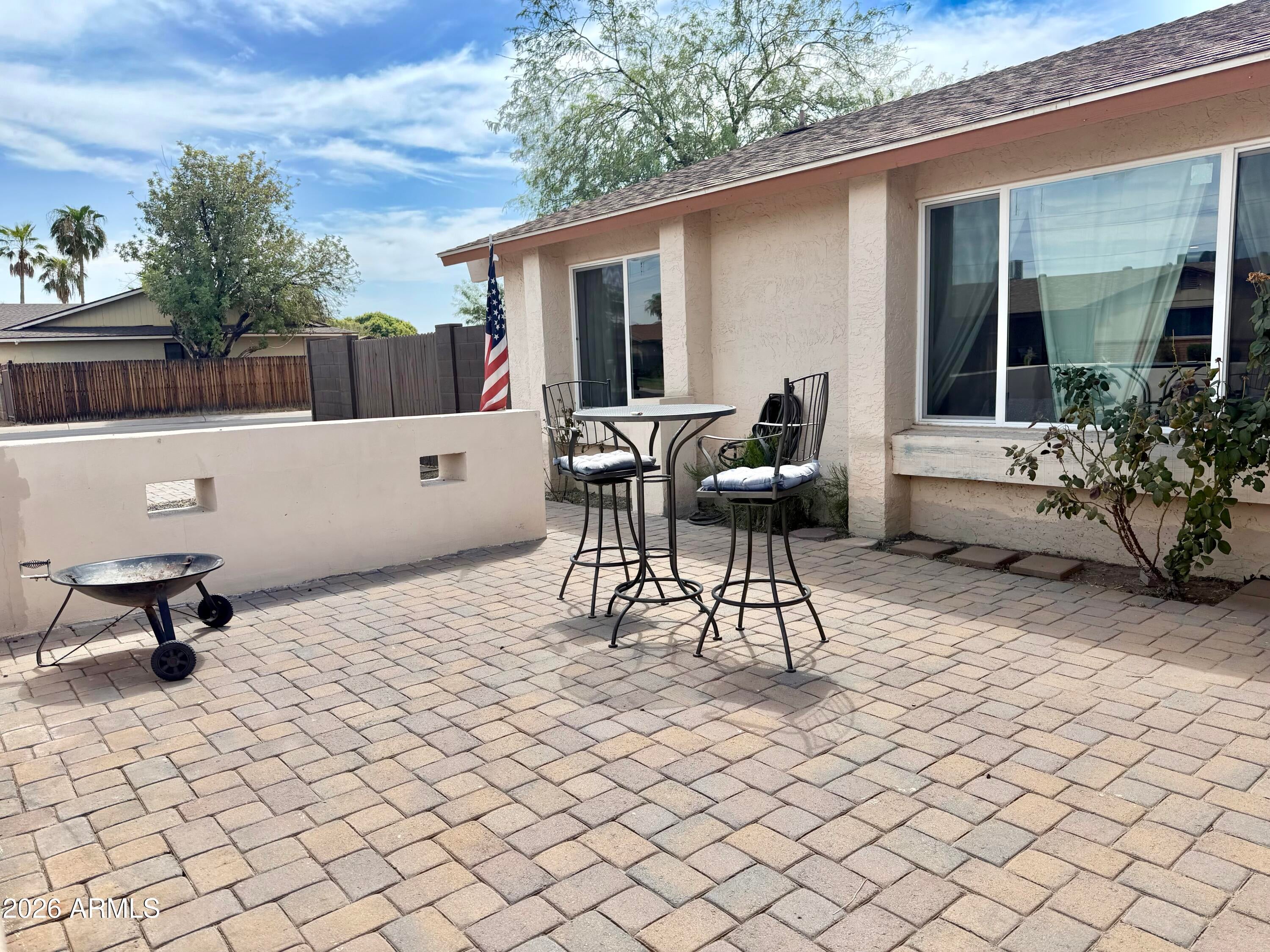 3941 W DESERT HILLS Drive