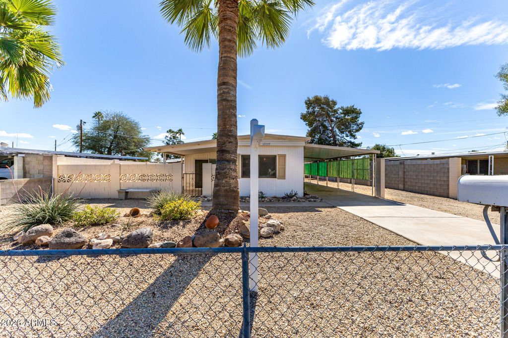 Photo of 10839 W Michael Drive, Peoria, AZ 85373 (MLS # 6988024)