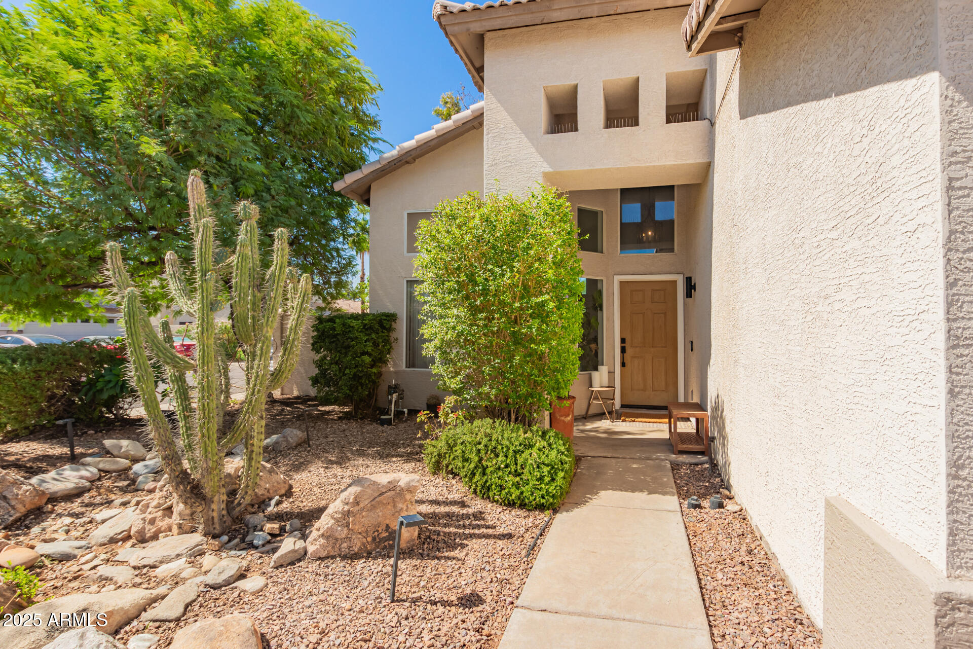 1012 E LINDA Lane