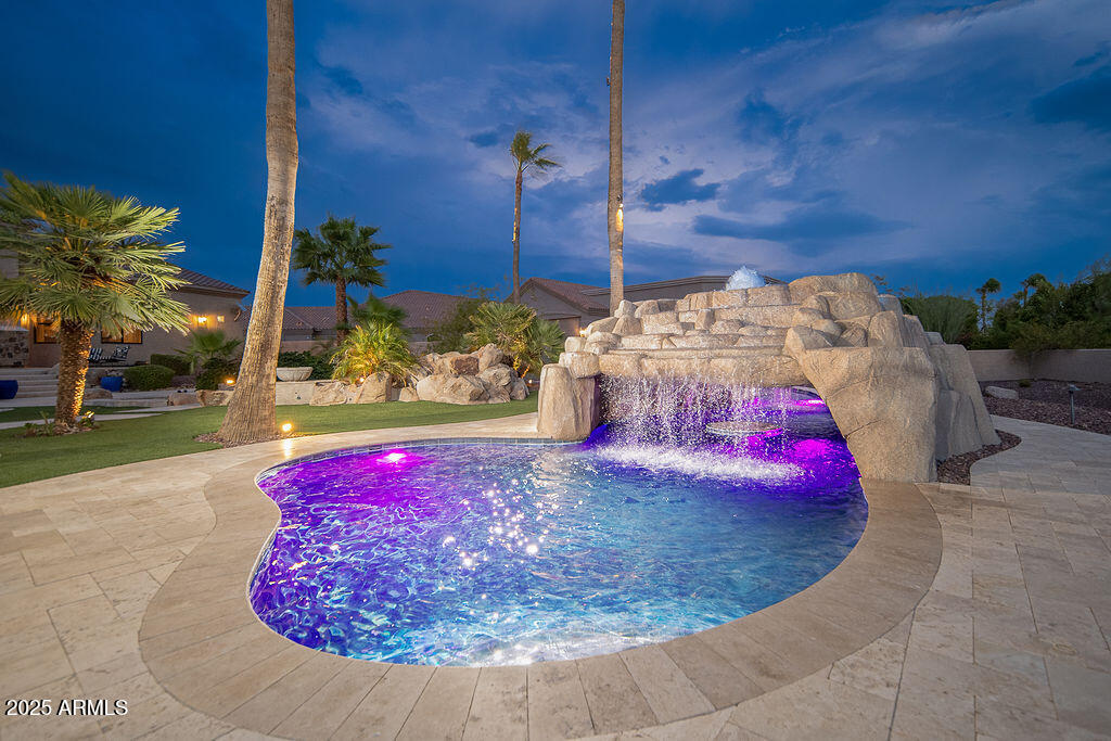 8395 W LA CAILLE --