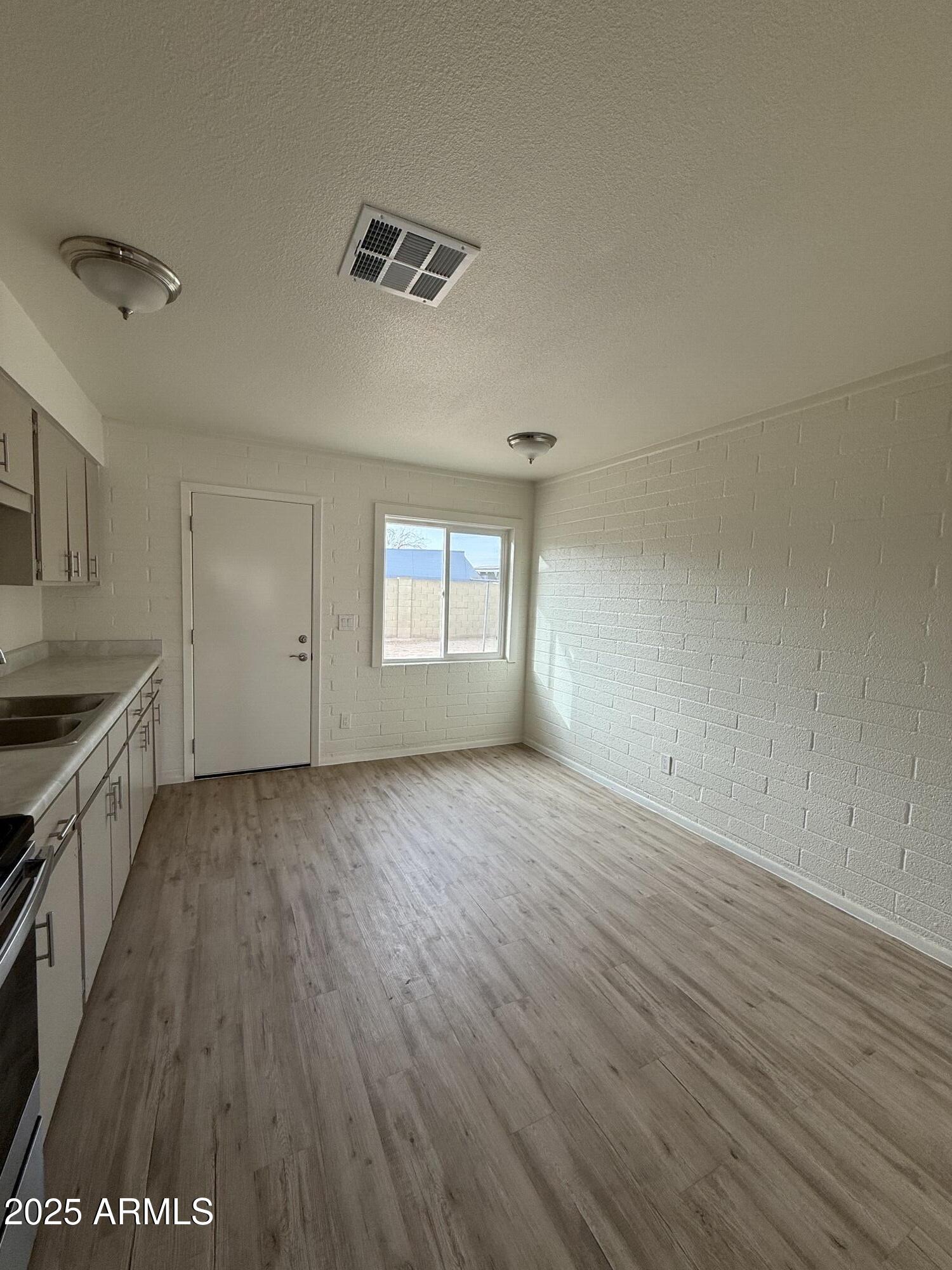 1853 W BURGESS Lane