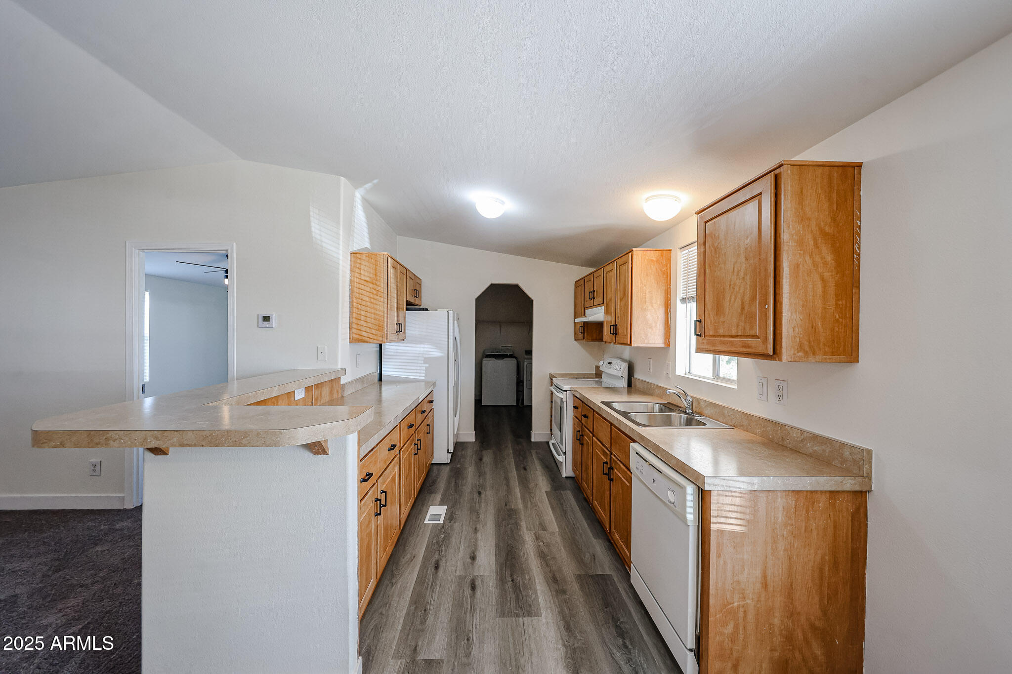 6960 W Peoria Avenue 15