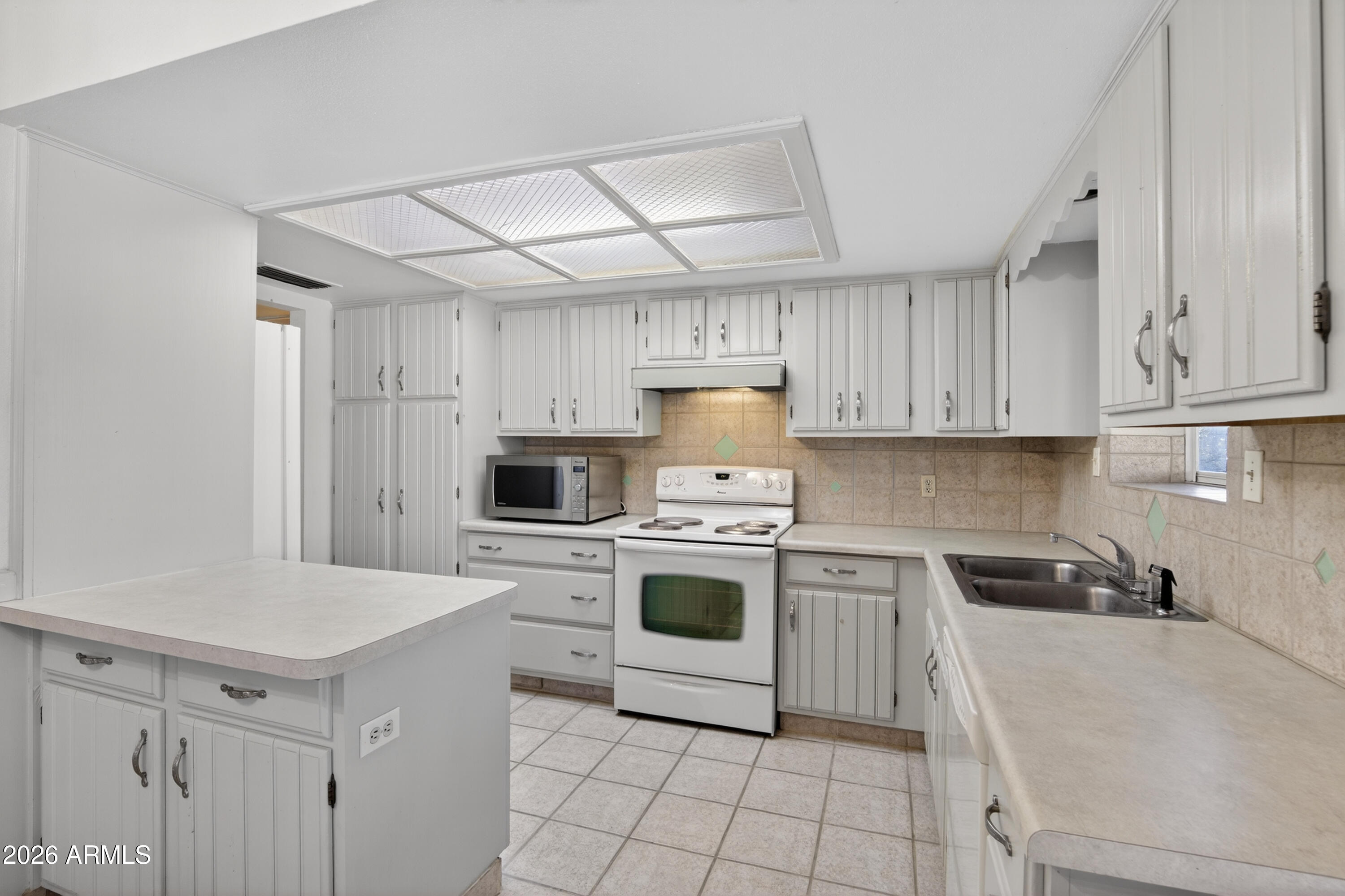 1708 W SUNNYSLOPE Lane