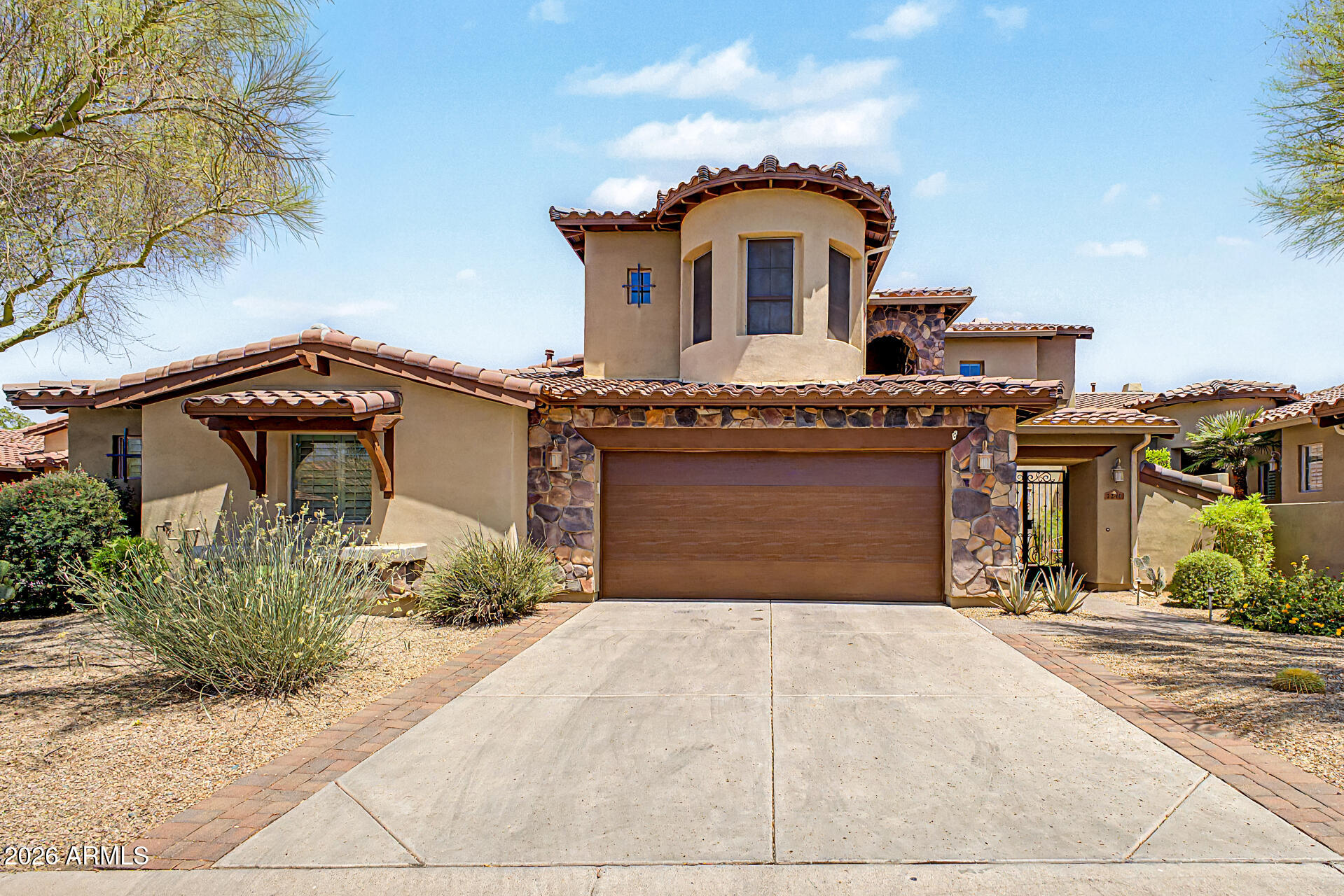 7240 E AURORA Drive