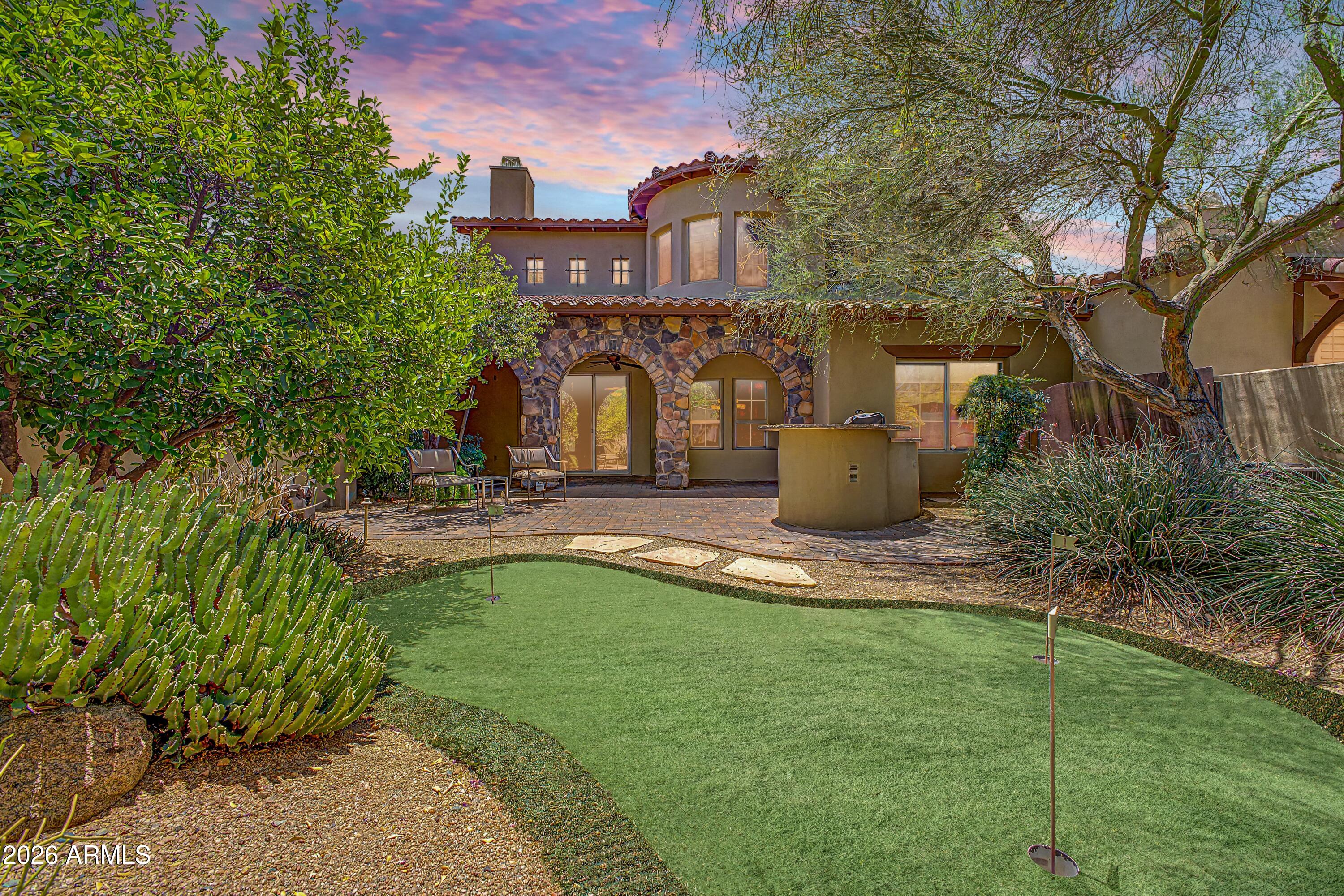 7240 E AURORA Drive