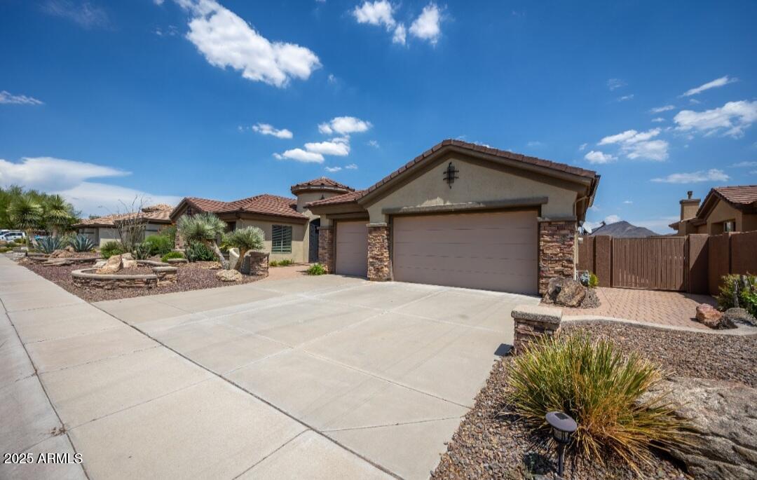 41607 N CLUB POINTE Drive