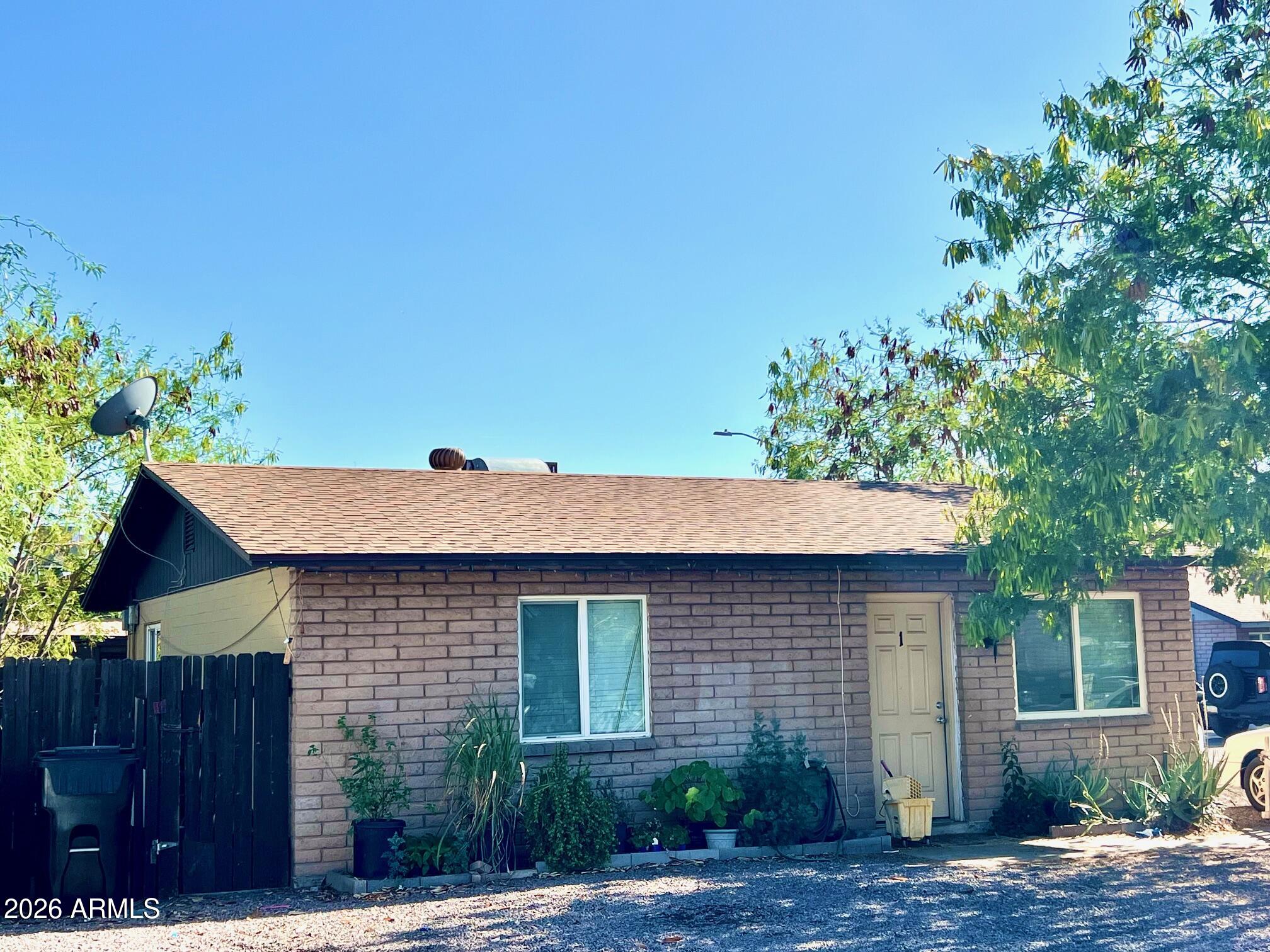 1615 W DESERT COVE Avenue