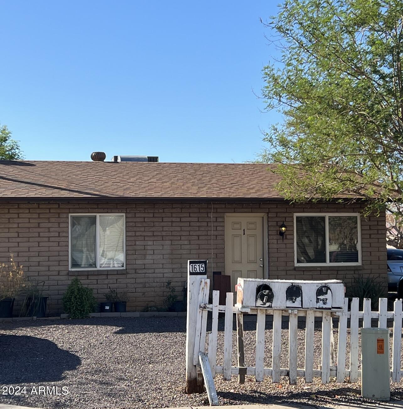 1615 W DESERT COVE Avenue