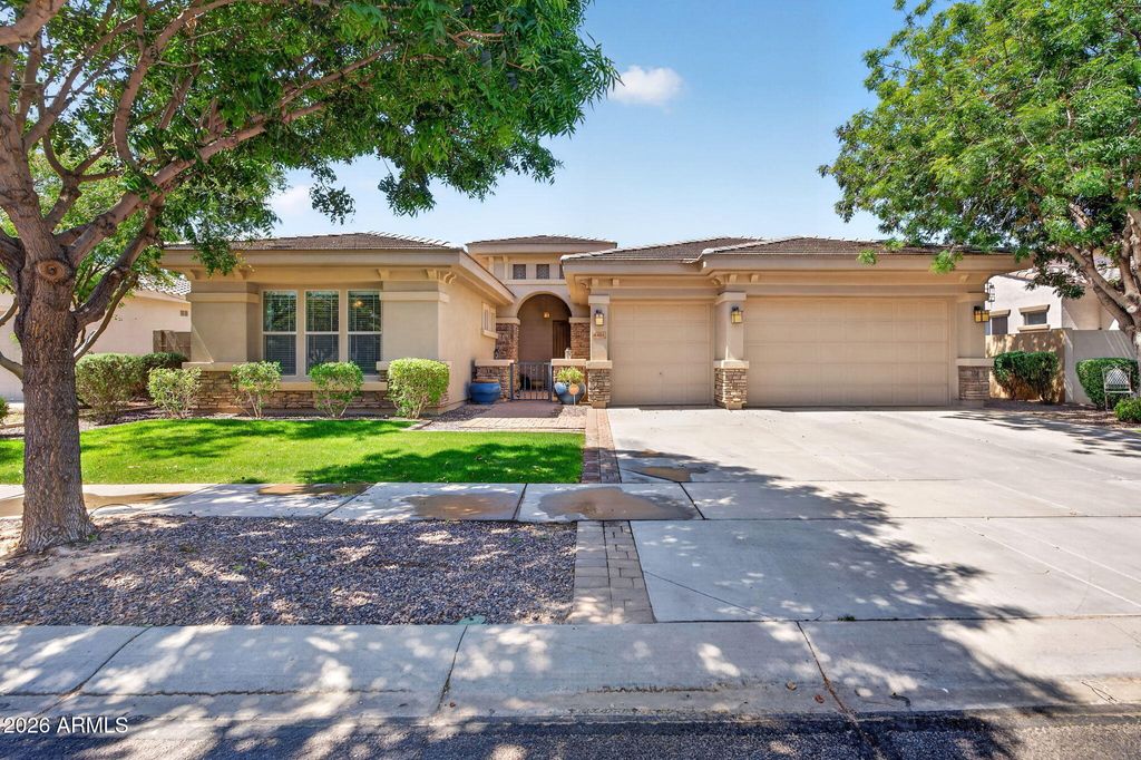 Photo of 4101 E Woodside Way, Gilbert, AZ 85297 (MLS # 7021623)