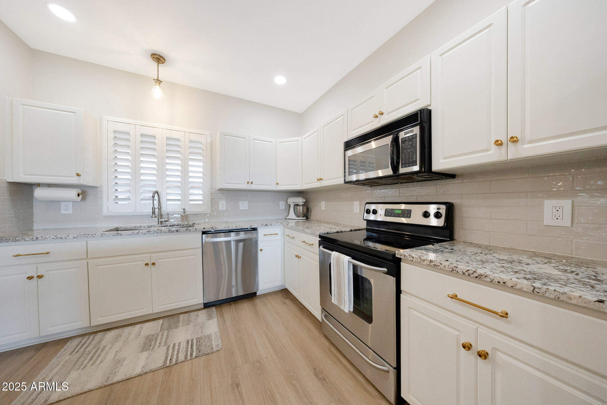920 E DEVONSHIRE Avenue 4004