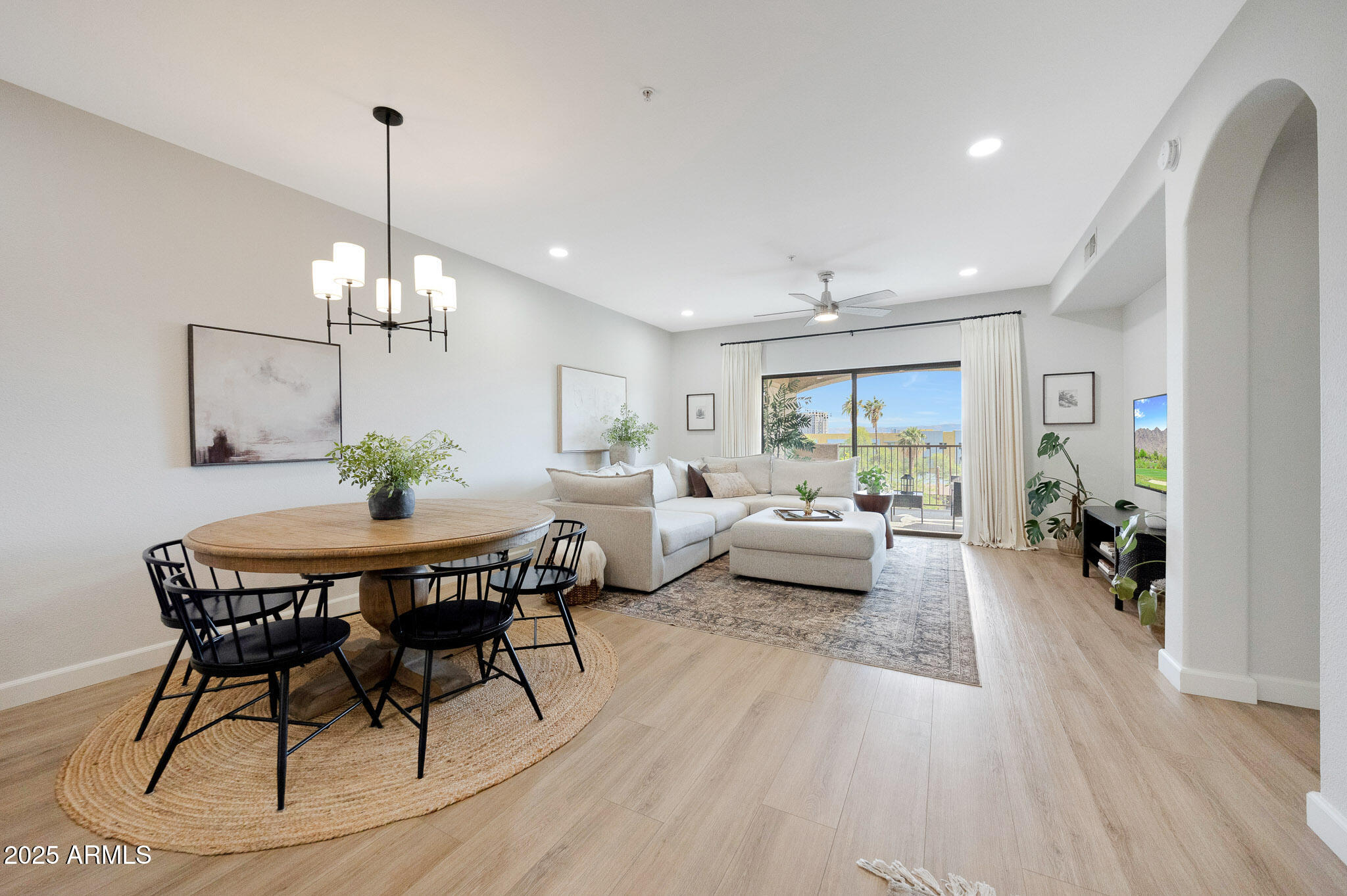 920 E DEVONSHIRE Avenue 4004