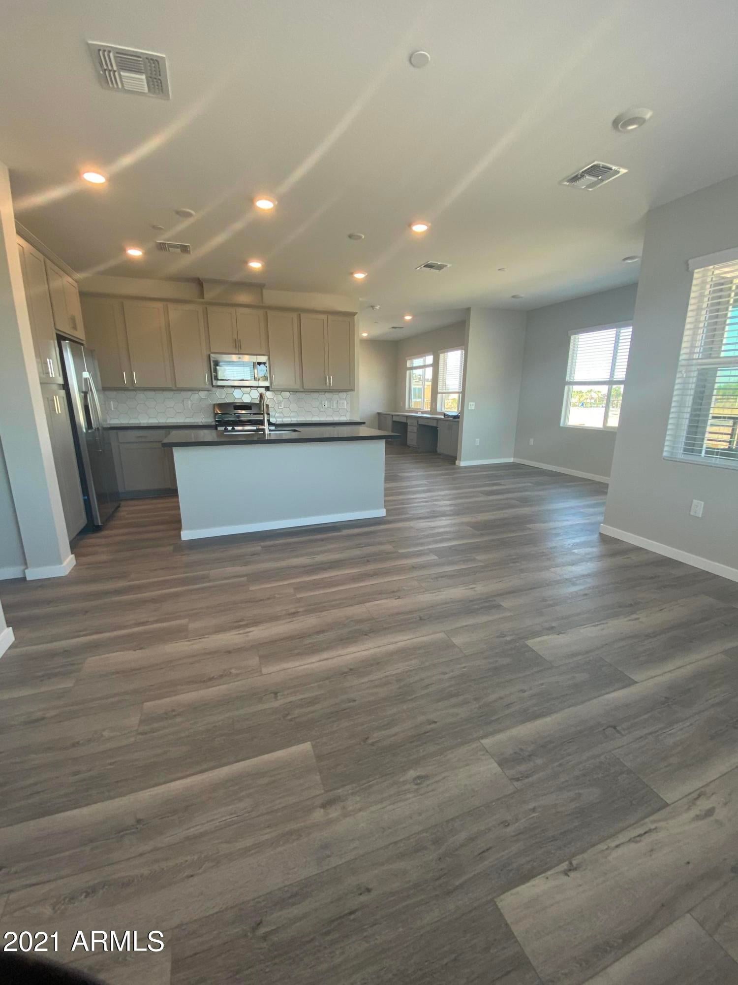 773 E LARK Street 201