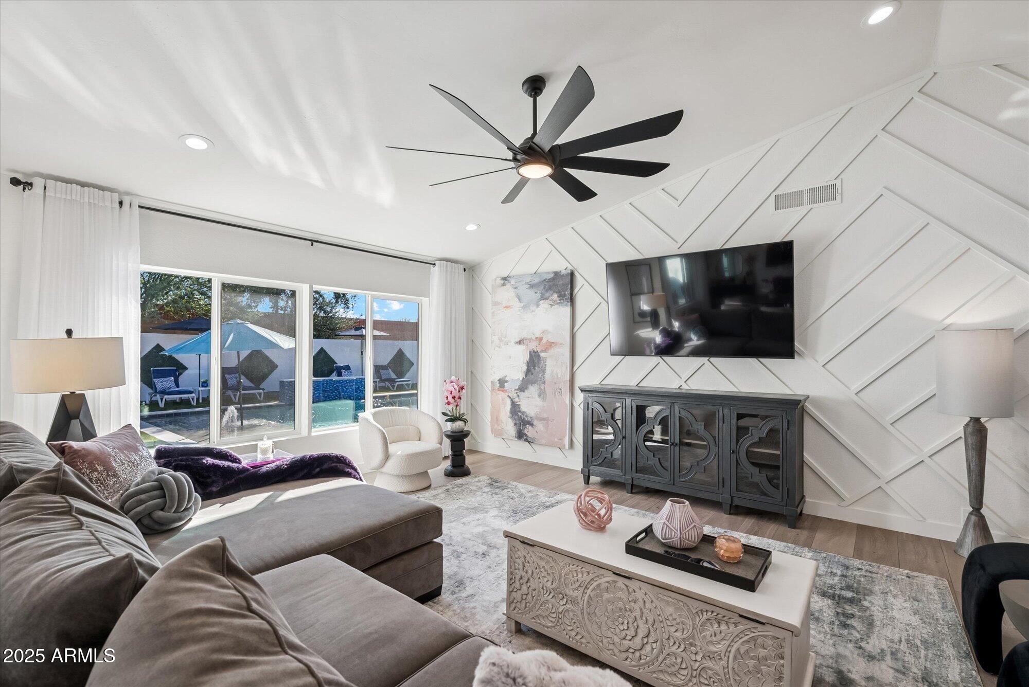 7031 N VIA DE LA SIESTA --