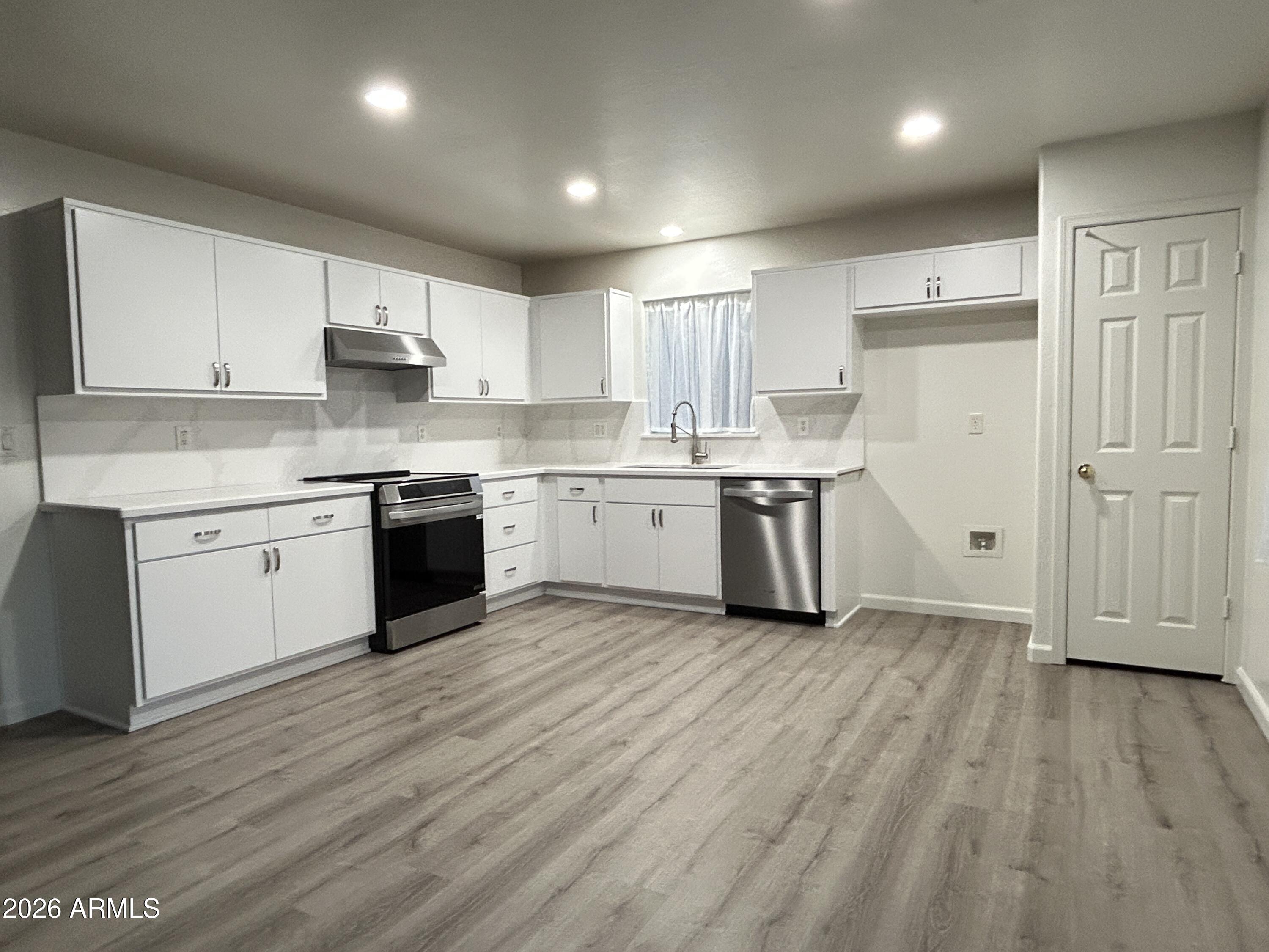 10542 W ALVARADO Road