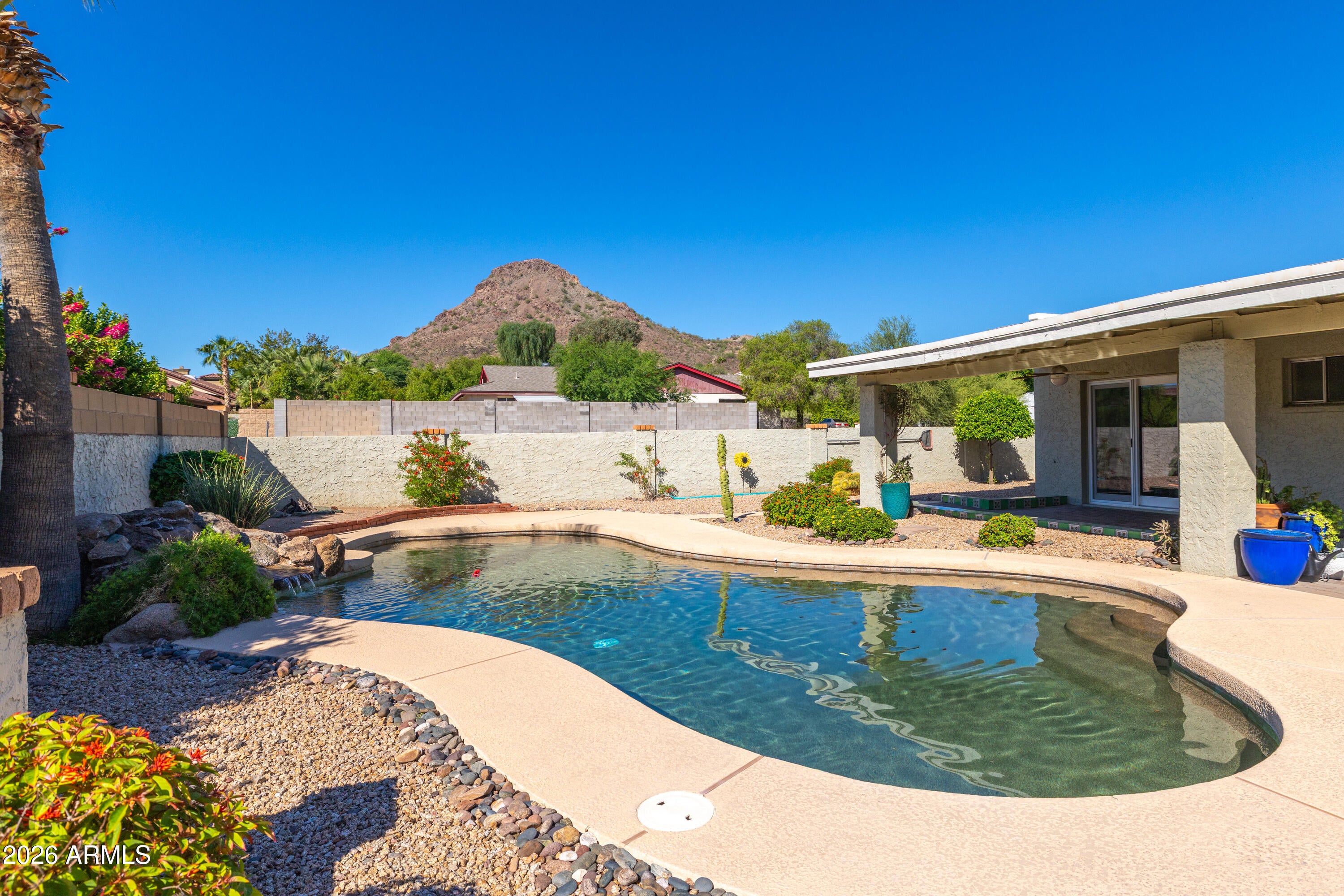 2001 E HILLERY Drive