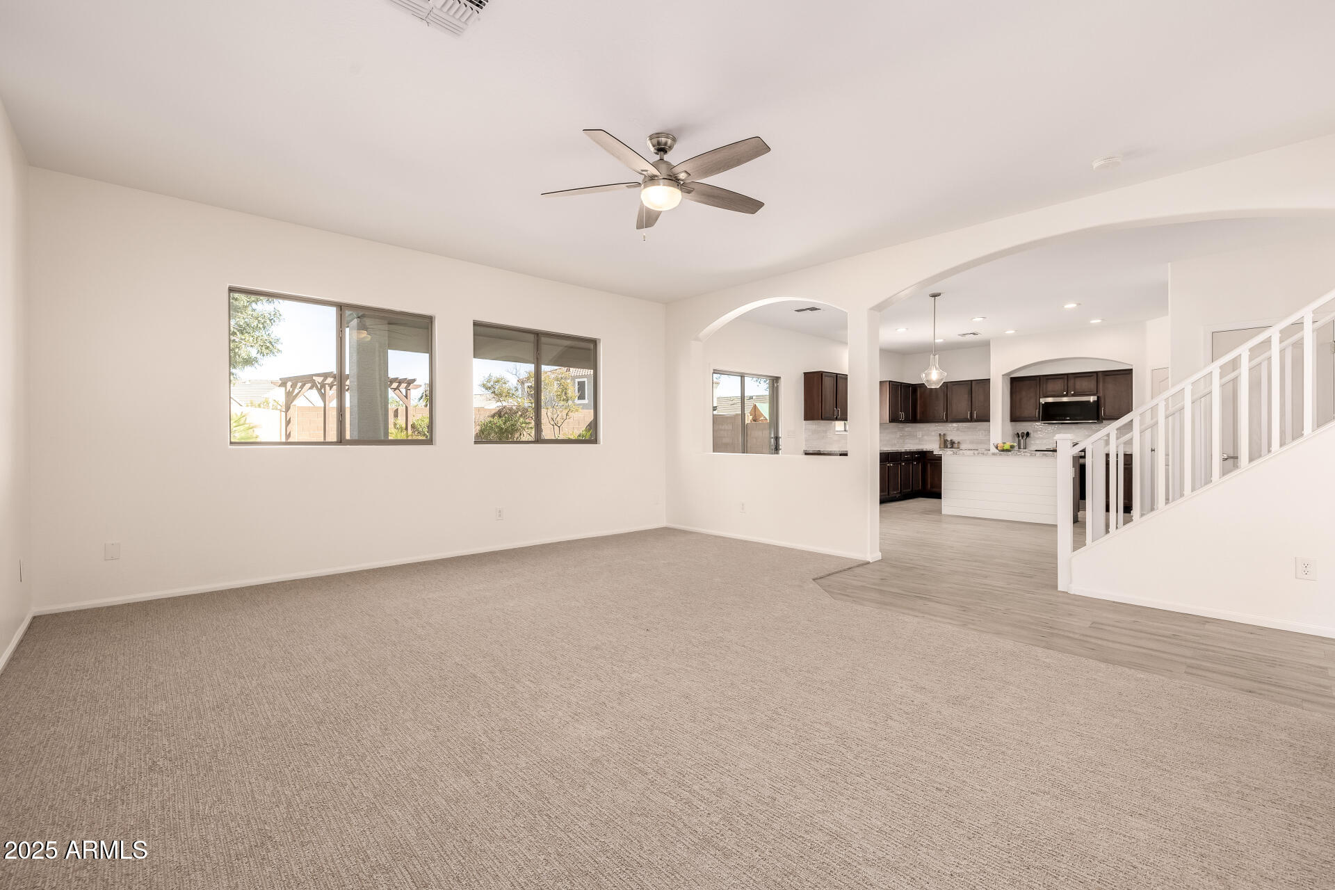 1148 E ANGELINE Avenue