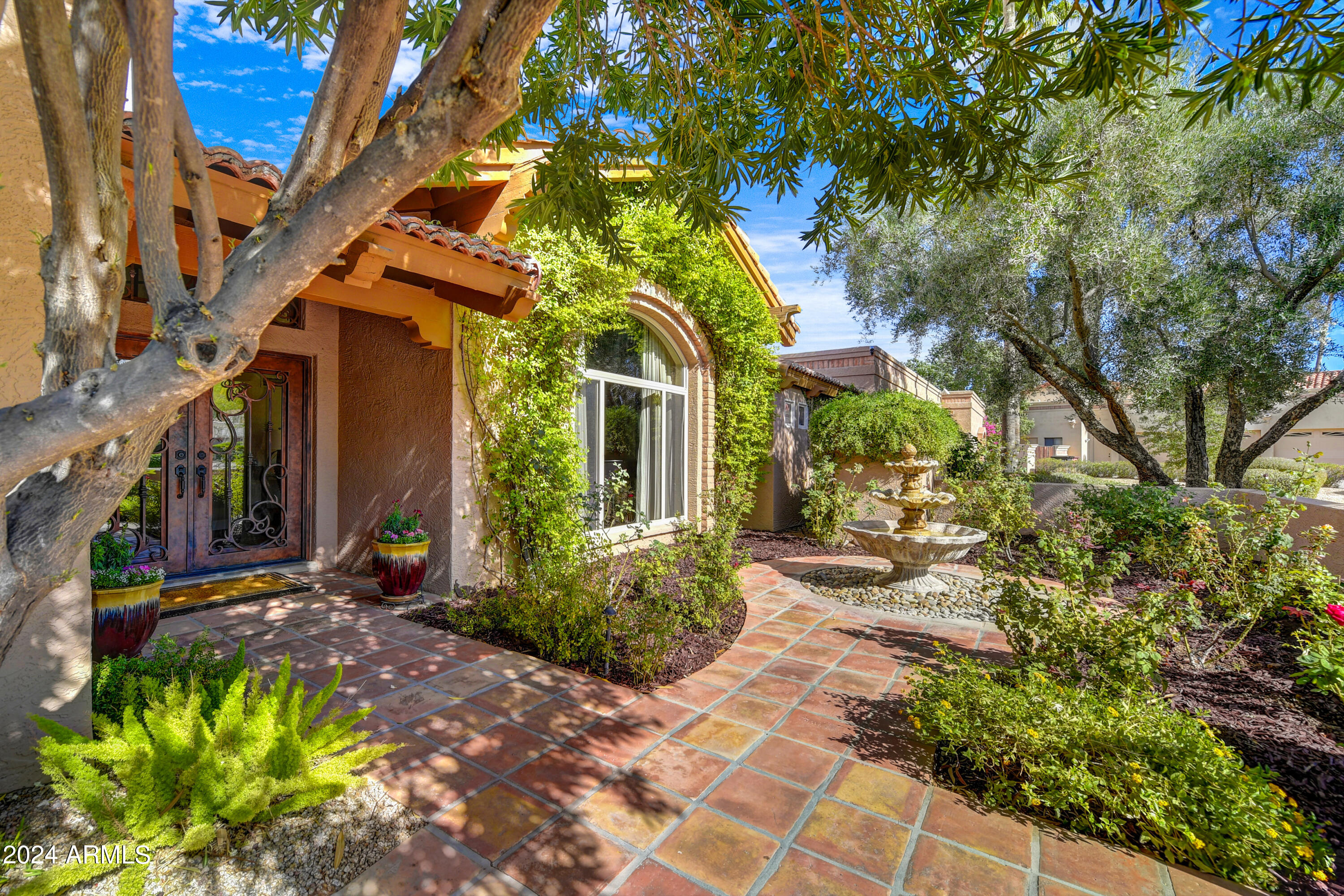 8434 E CHARTER OAK Drive