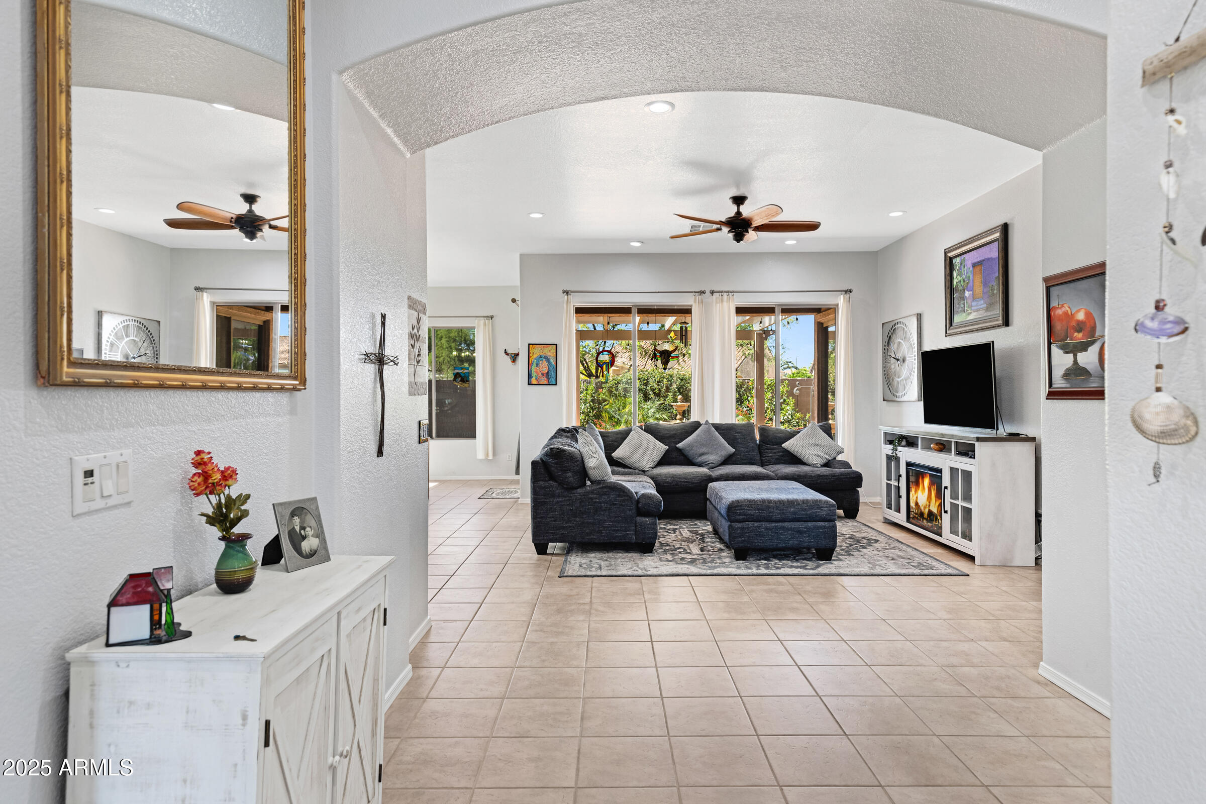 Gilbert, Arizona 85298, United States, 2 Bedrooms Bedrooms, ,2 BathroomsBathrooms,Residential,Pending,116590