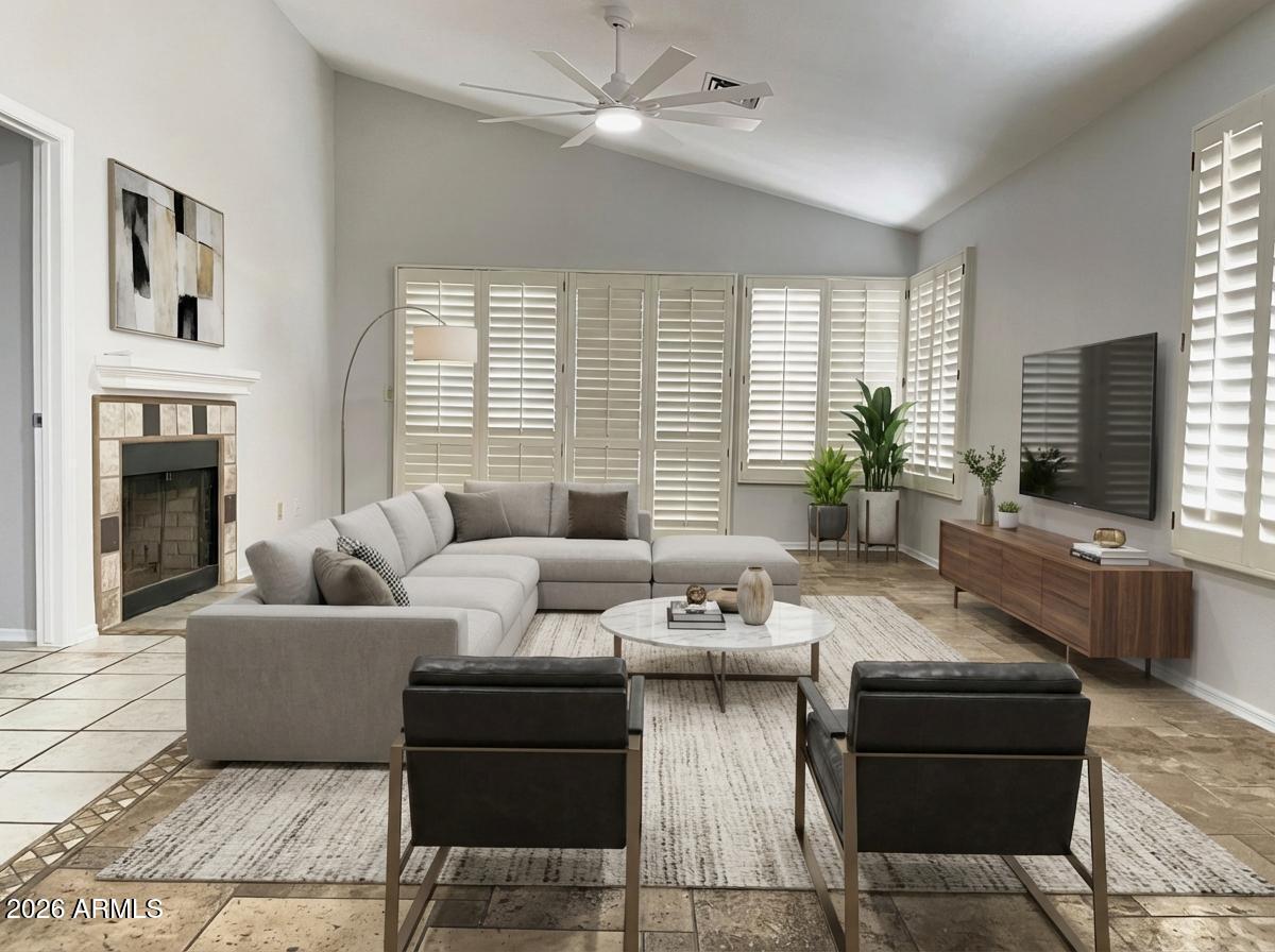 82 W CALLE DE ARCOS --