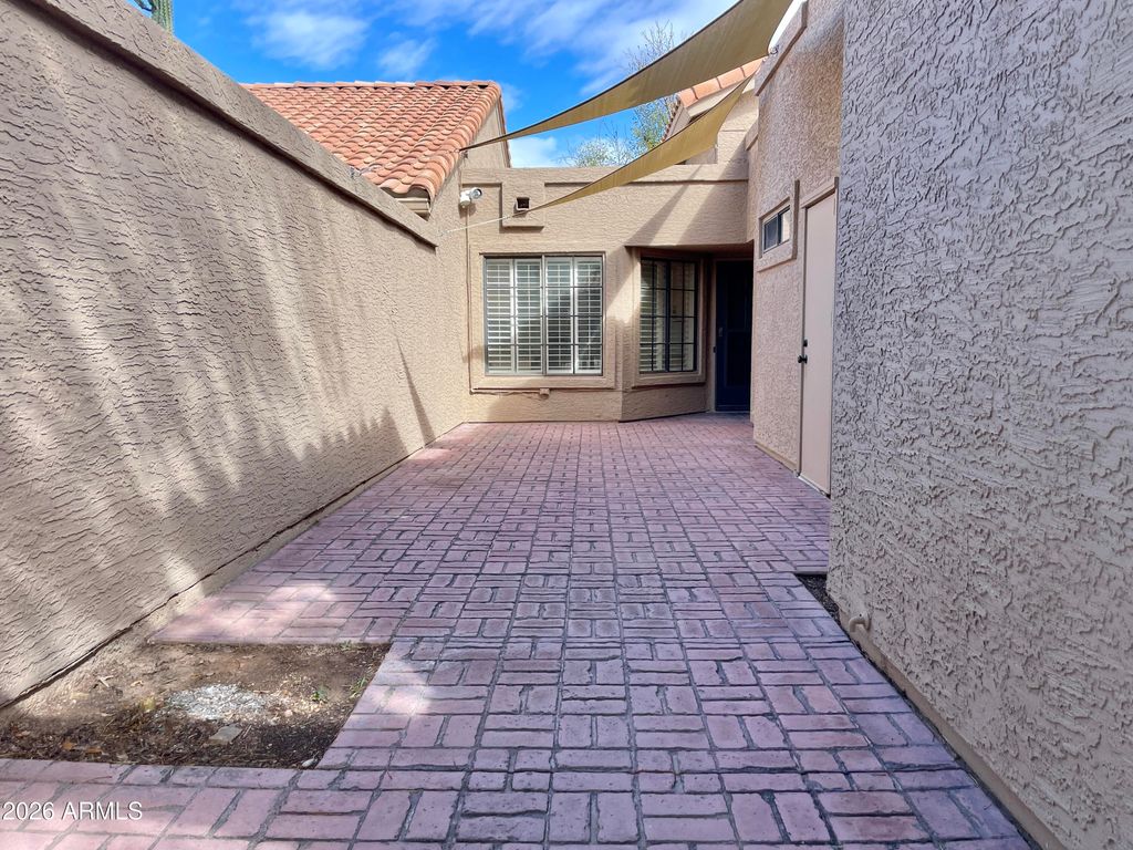 Photo of 82 W Calle De Arcos, Tempe, AZ 85284 (MLS # 6981198)