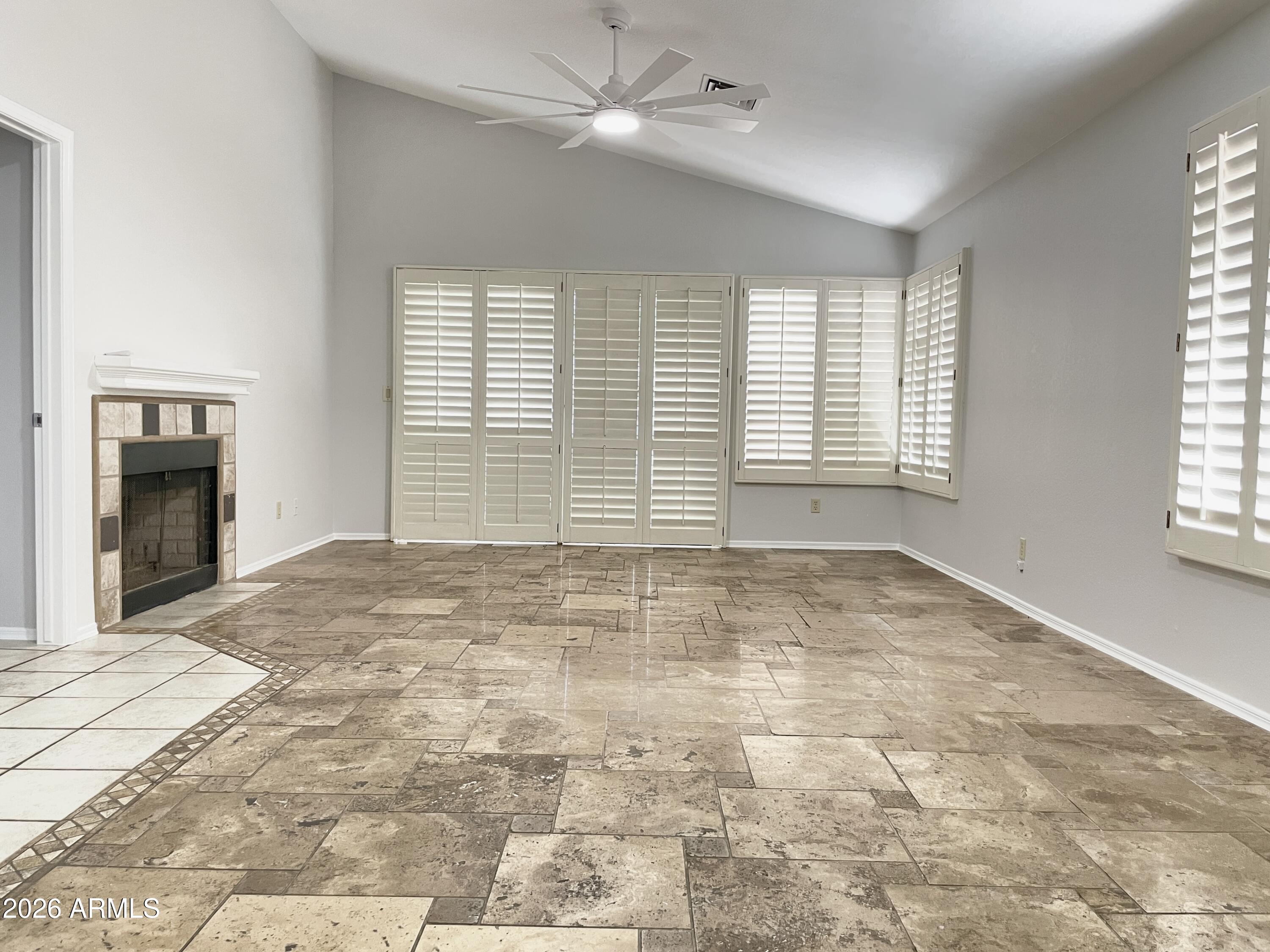 82 W CALLE DE ARCOS --