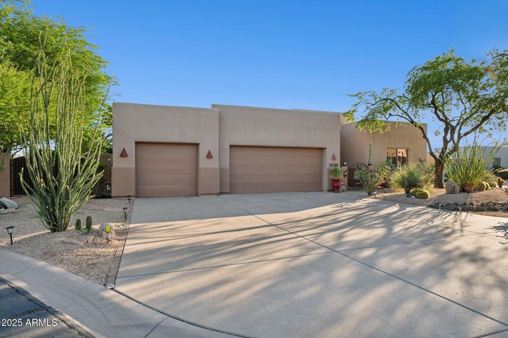 Photo of 11299 E Greythorn Drive, Scottsdale, AZ 85262 (MLS # 6880838)
