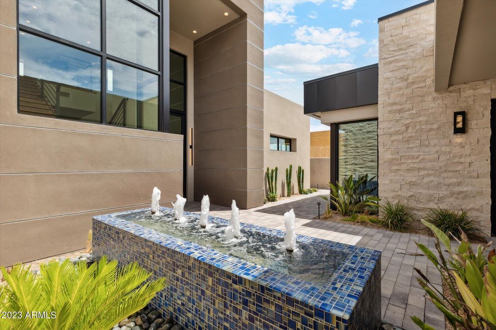 Photo of 5031 N Ascent Drive, Scottsdale, AZ 85251 (MLS # 6951530)