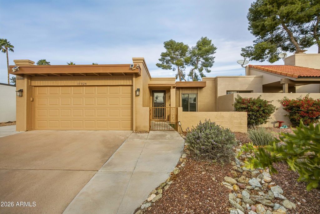 Photo of 17024 E Calle Del Sol, Fountain Hills, AZ 85268 (MLS # 6977211)