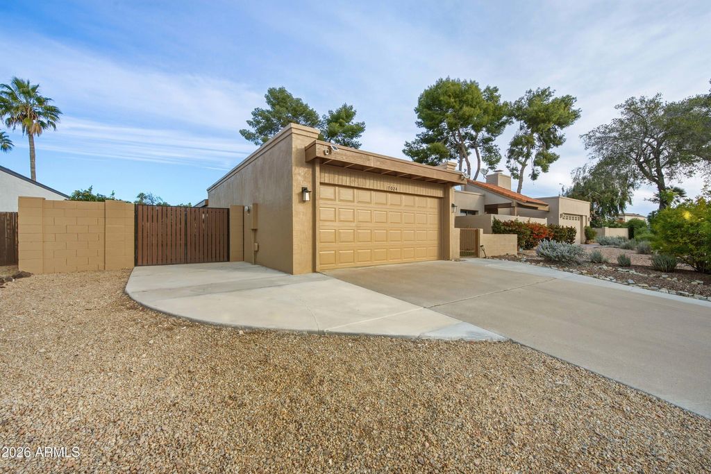 Photo of 17024 E Calle Del Sol, Fountain Hills, AZ 85268 (MLS # 6977211)