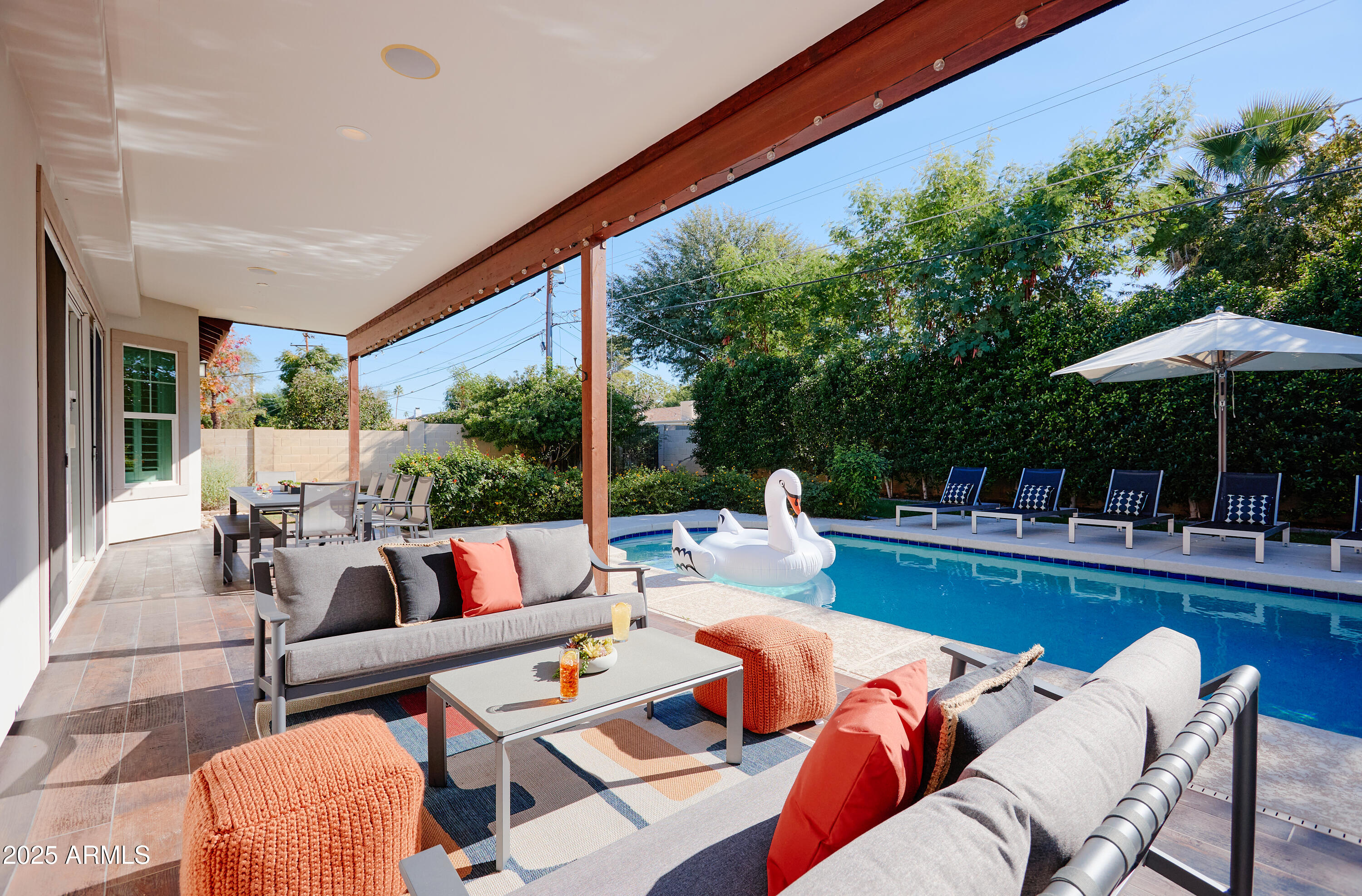 3229 E CAMPBELL Avenue