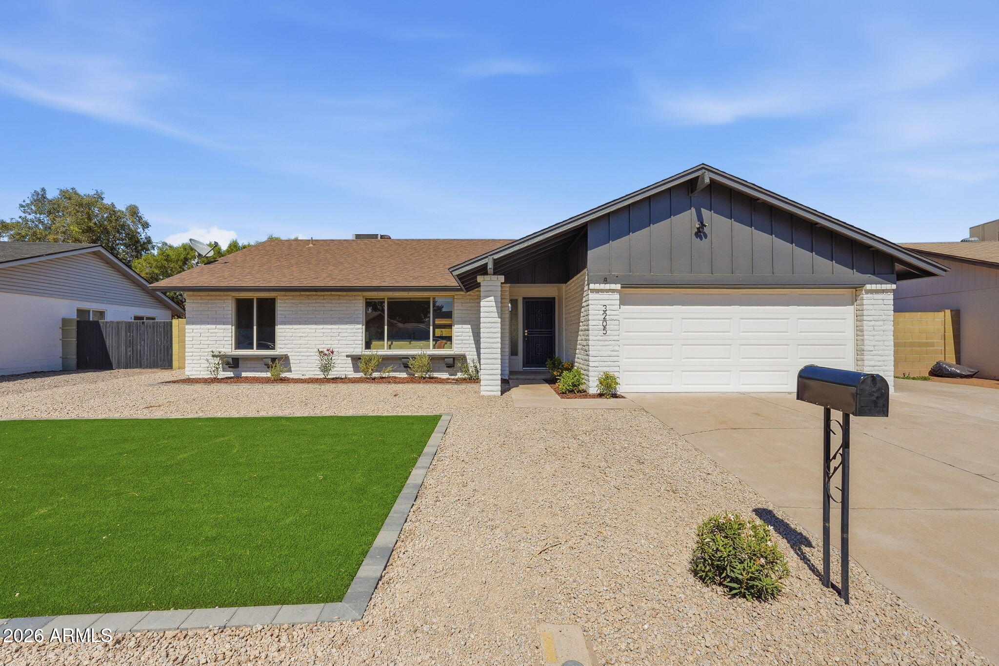 3205 N WOODBURNE Drive