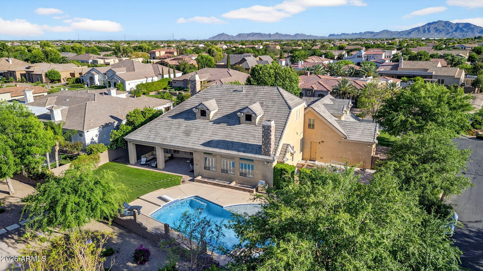 WHITEWING AT HIGLEY - Residential