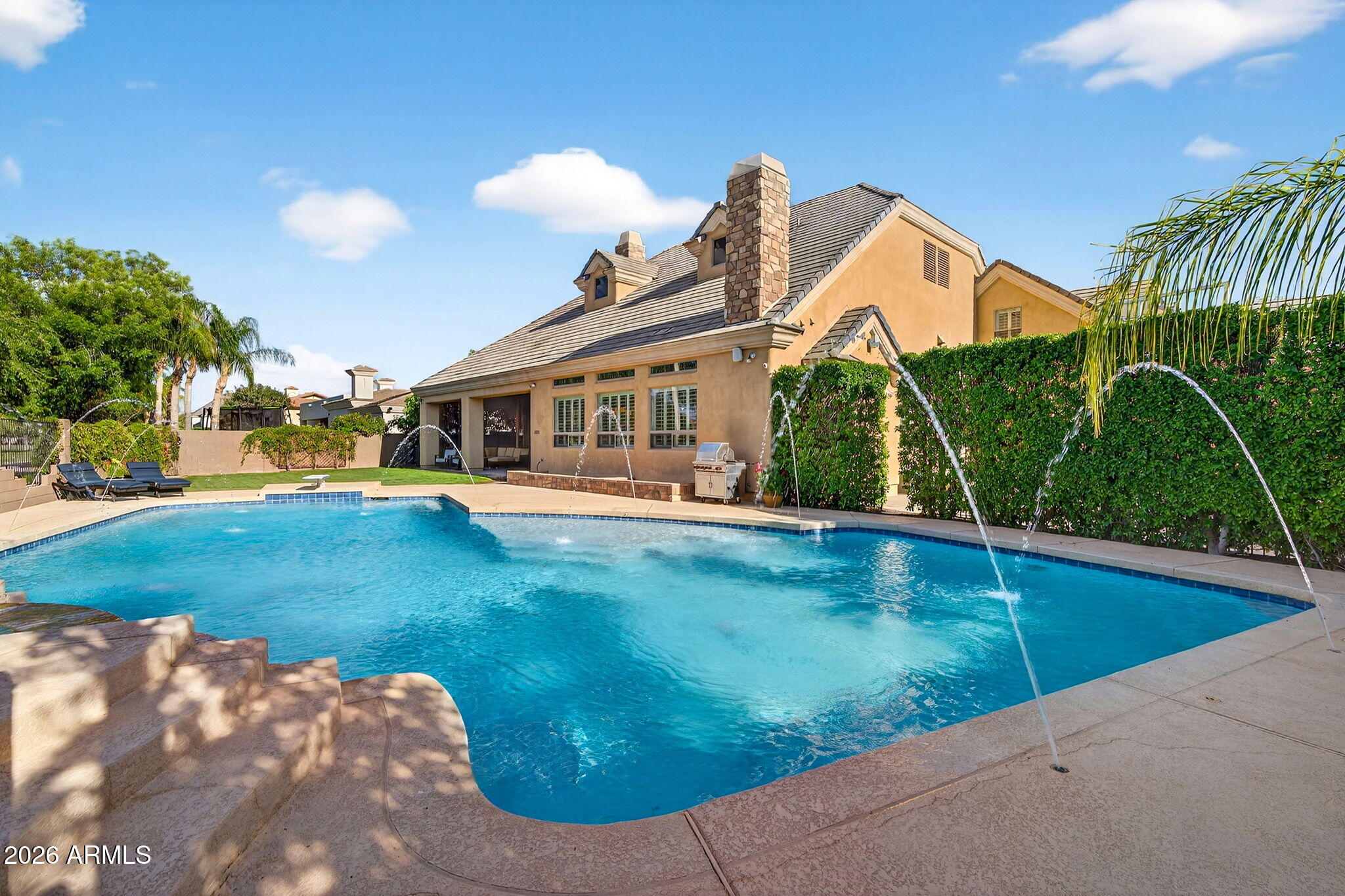 WHITEWING AT HIGLEY - Residential