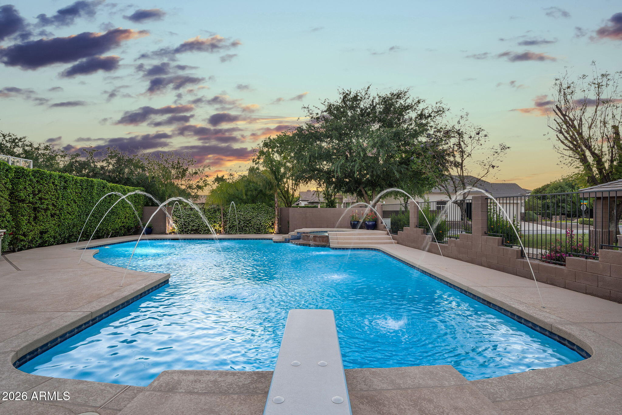 WHITEWING AT HIGLEY - Residential