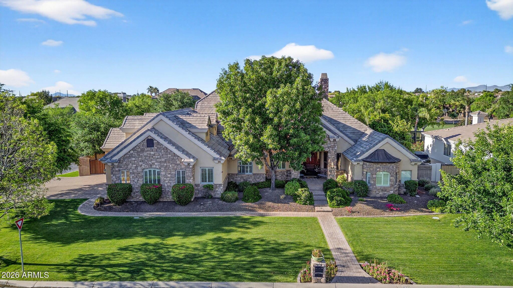 WHITEWING AT HIGLEY - Residential
