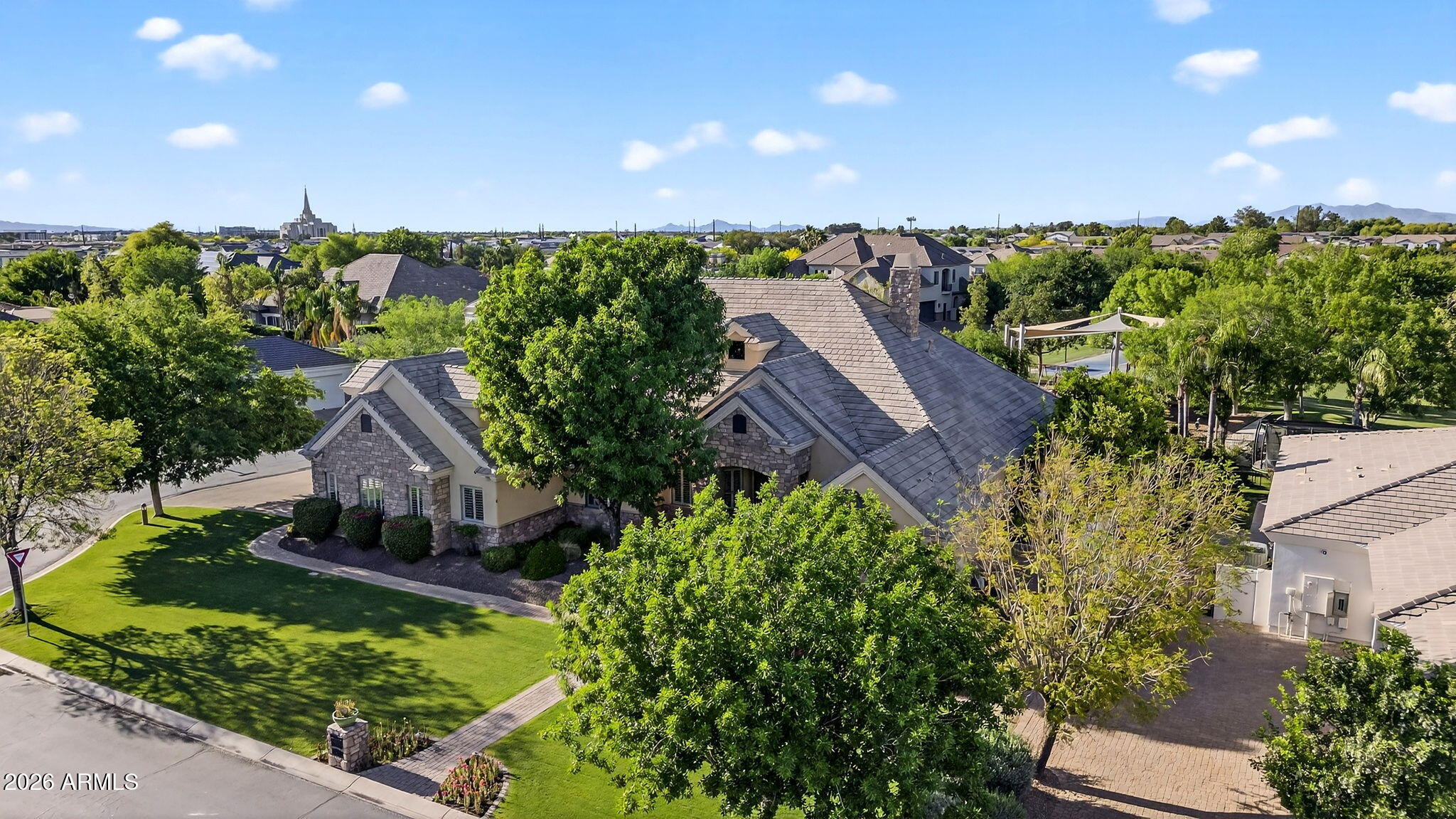WHITEWING AT HIGLEY - Residential
