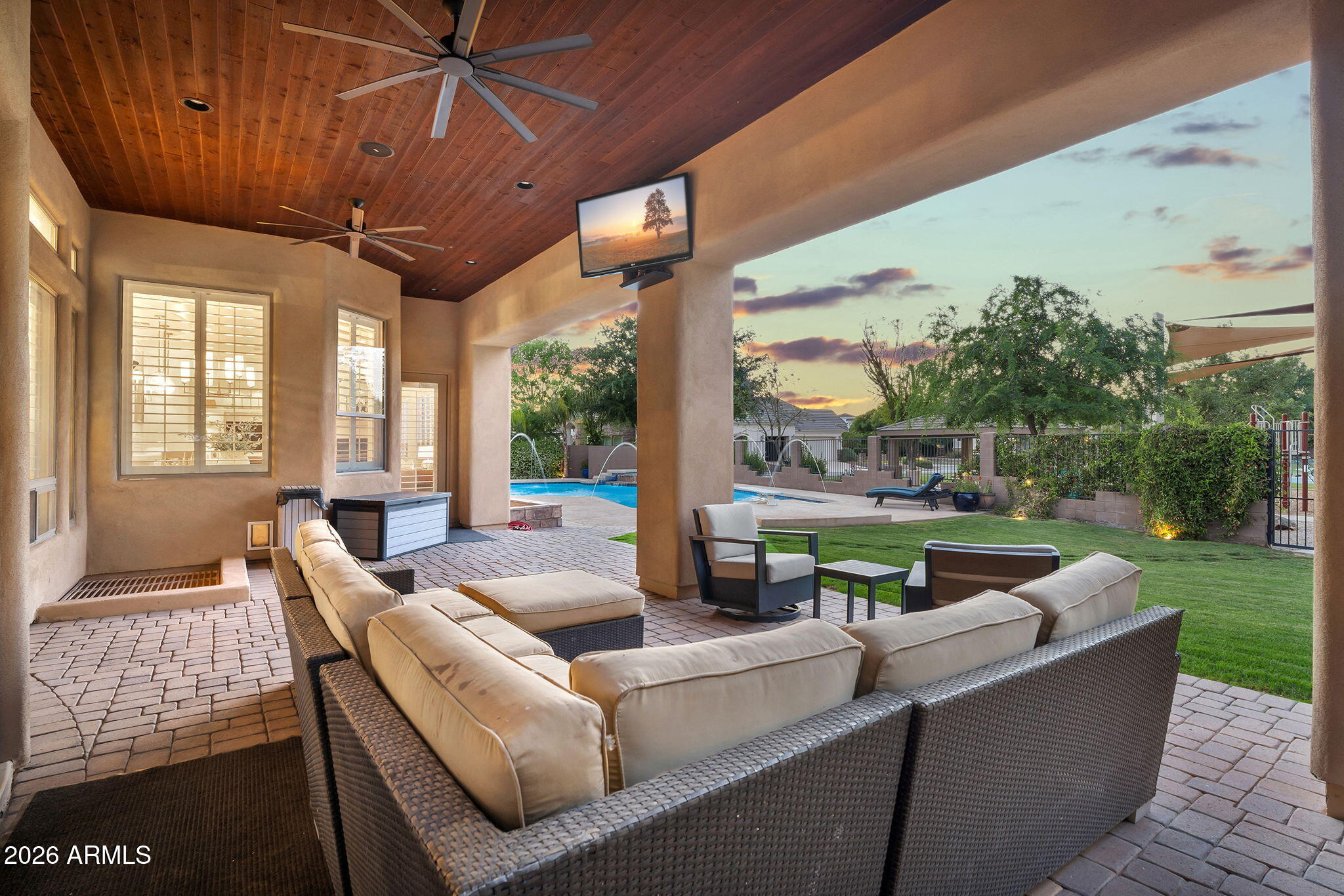 WHITEWING AT HIGLEY - Residential