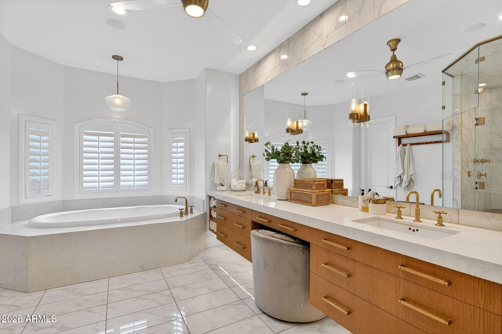 WHITEWING AT HIGLEY - Residential